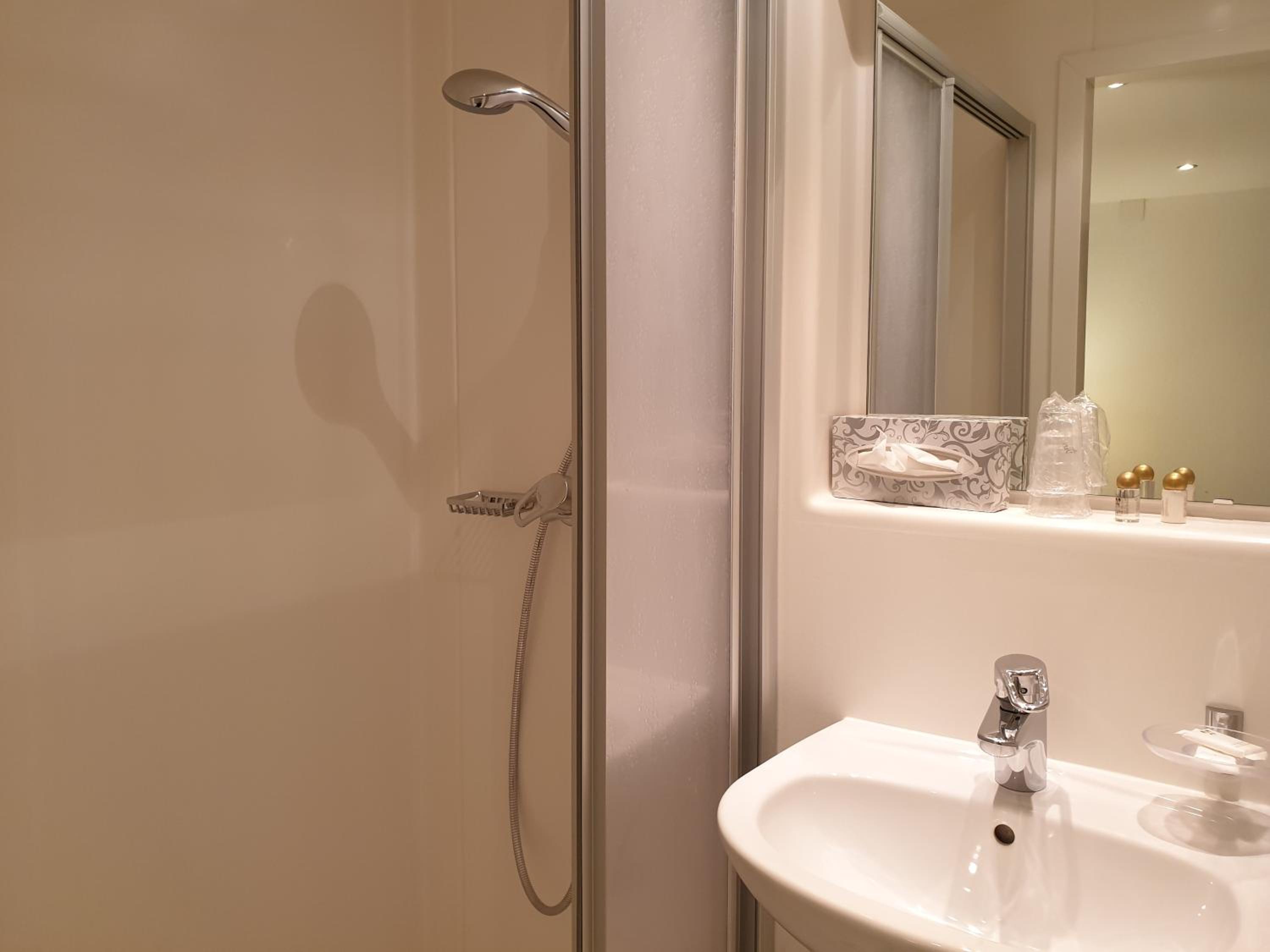 Single Room photo 3