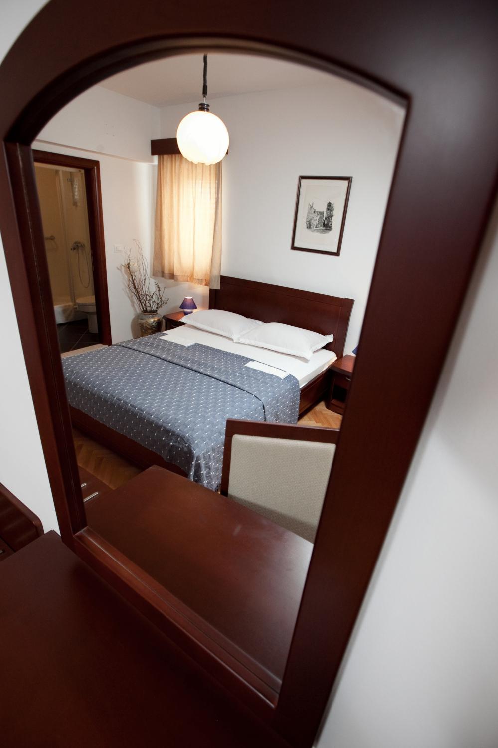 Comfort One-Bedroom Apartment with Balcony photo 3