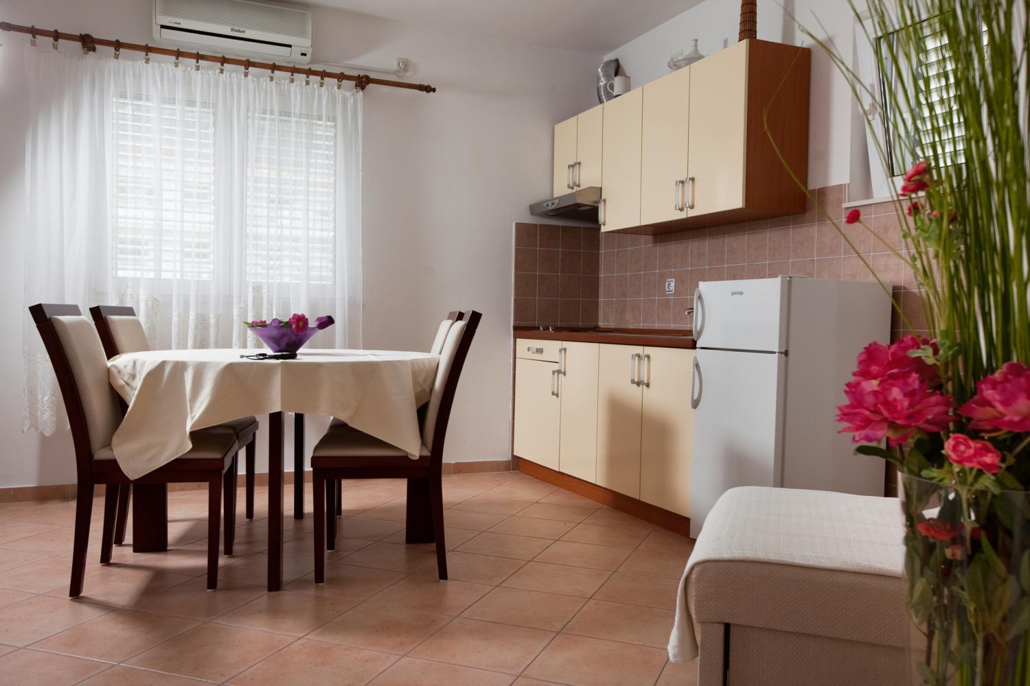 Comfort One-Bedroom Apartment with Balcony photo 2