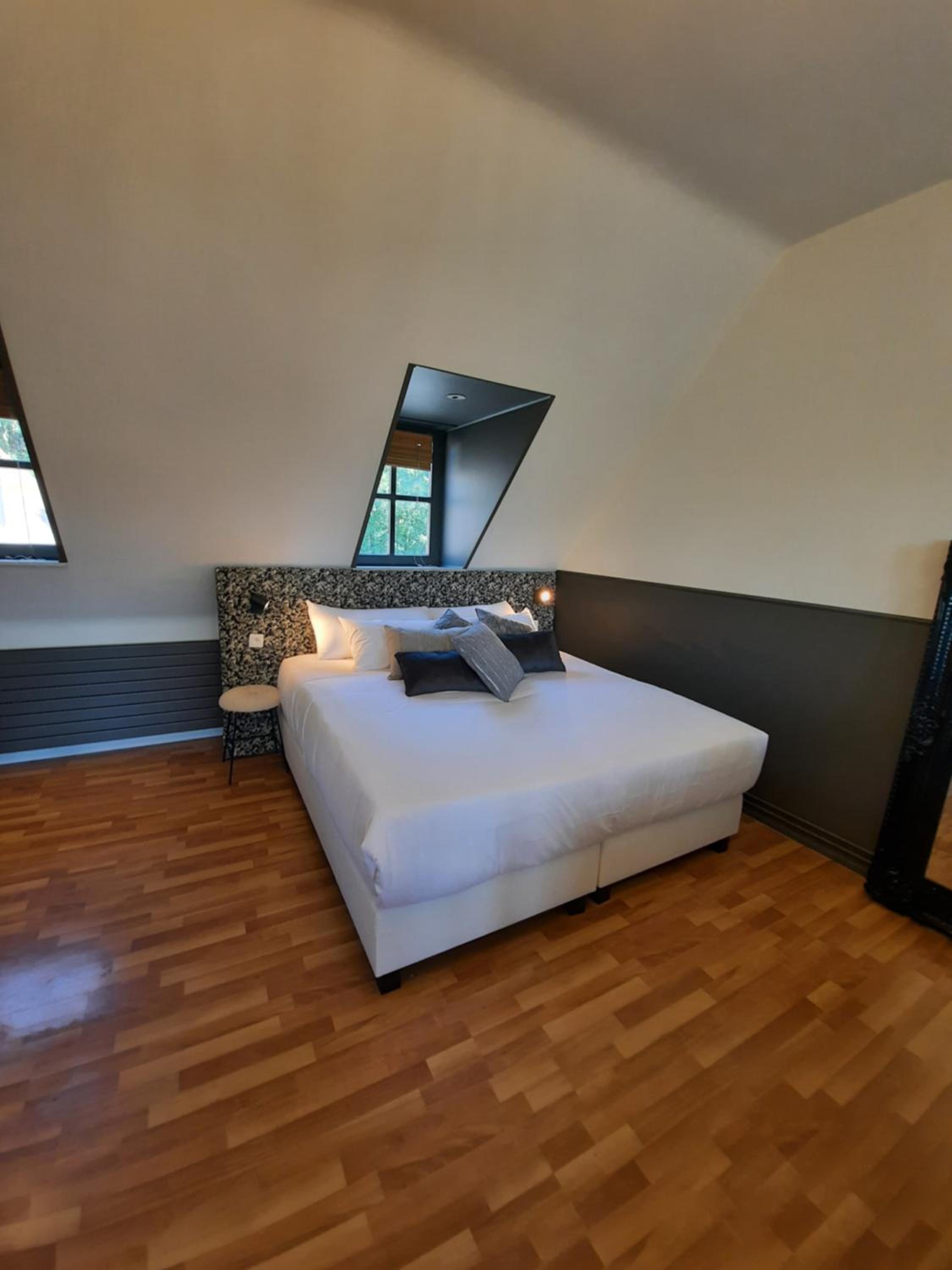 Deluxe Suite photo 2
