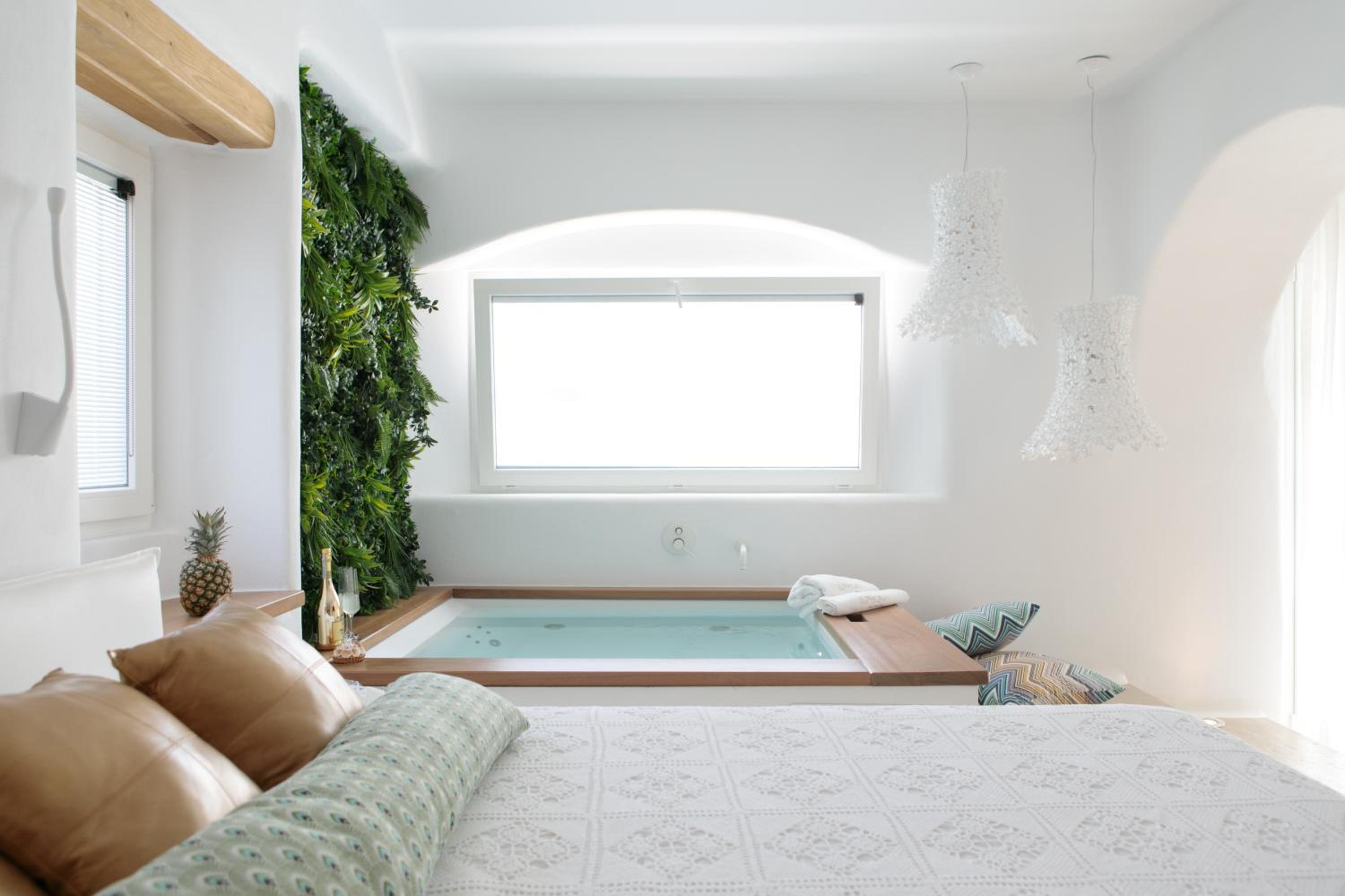 Master Suite with Spa Bath photo 2