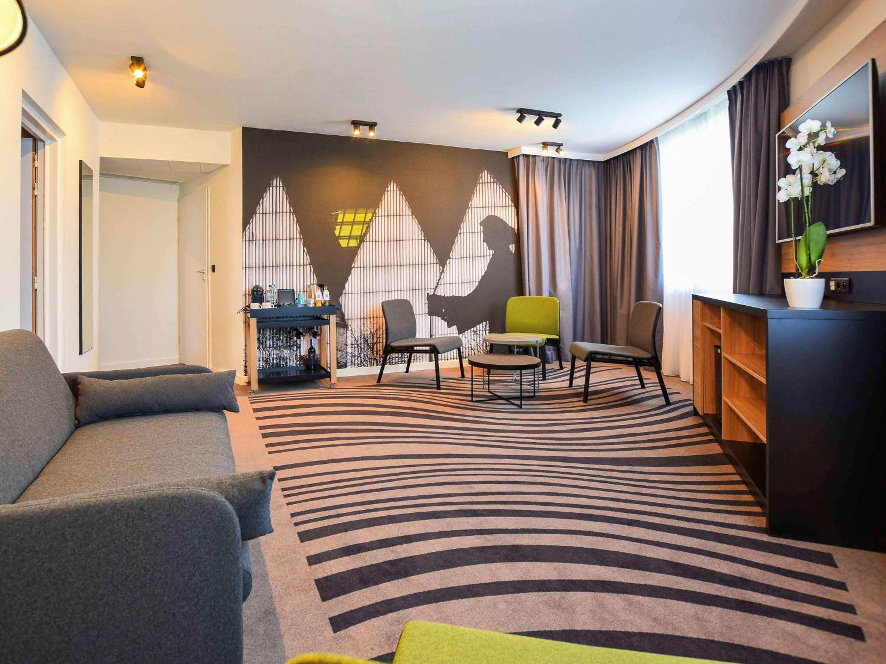 Suite with One Double Bed and Sofa Bed - Photo 4