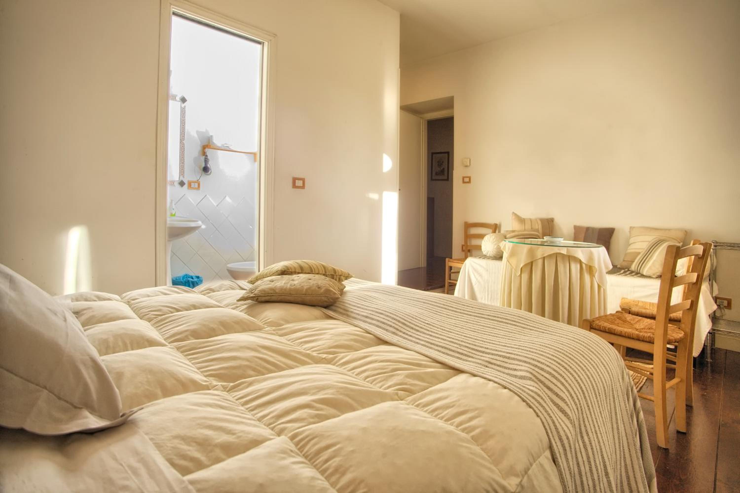 Double or Twin Room - Photo 10