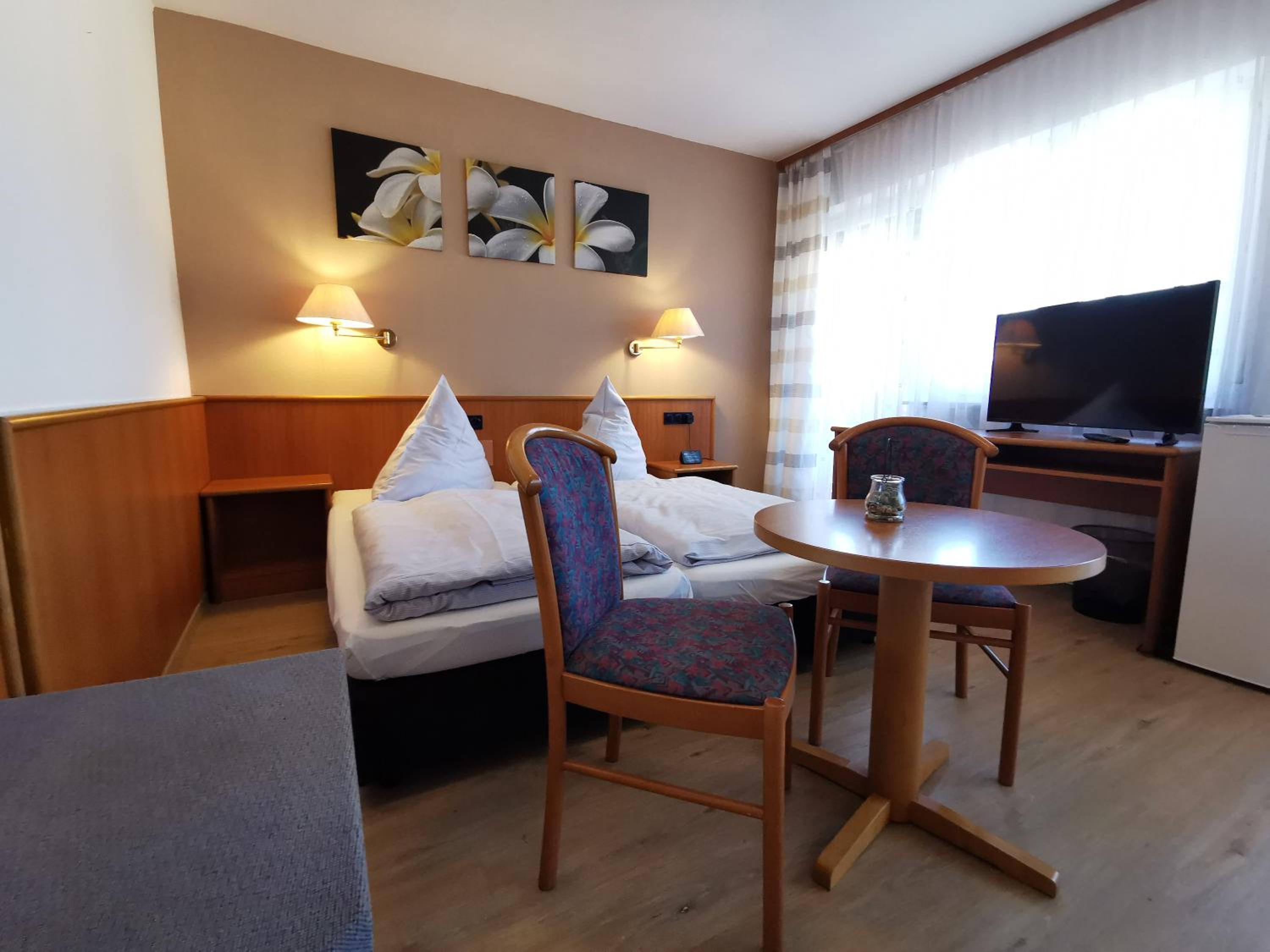 Double Room with Balcony - Photo 1