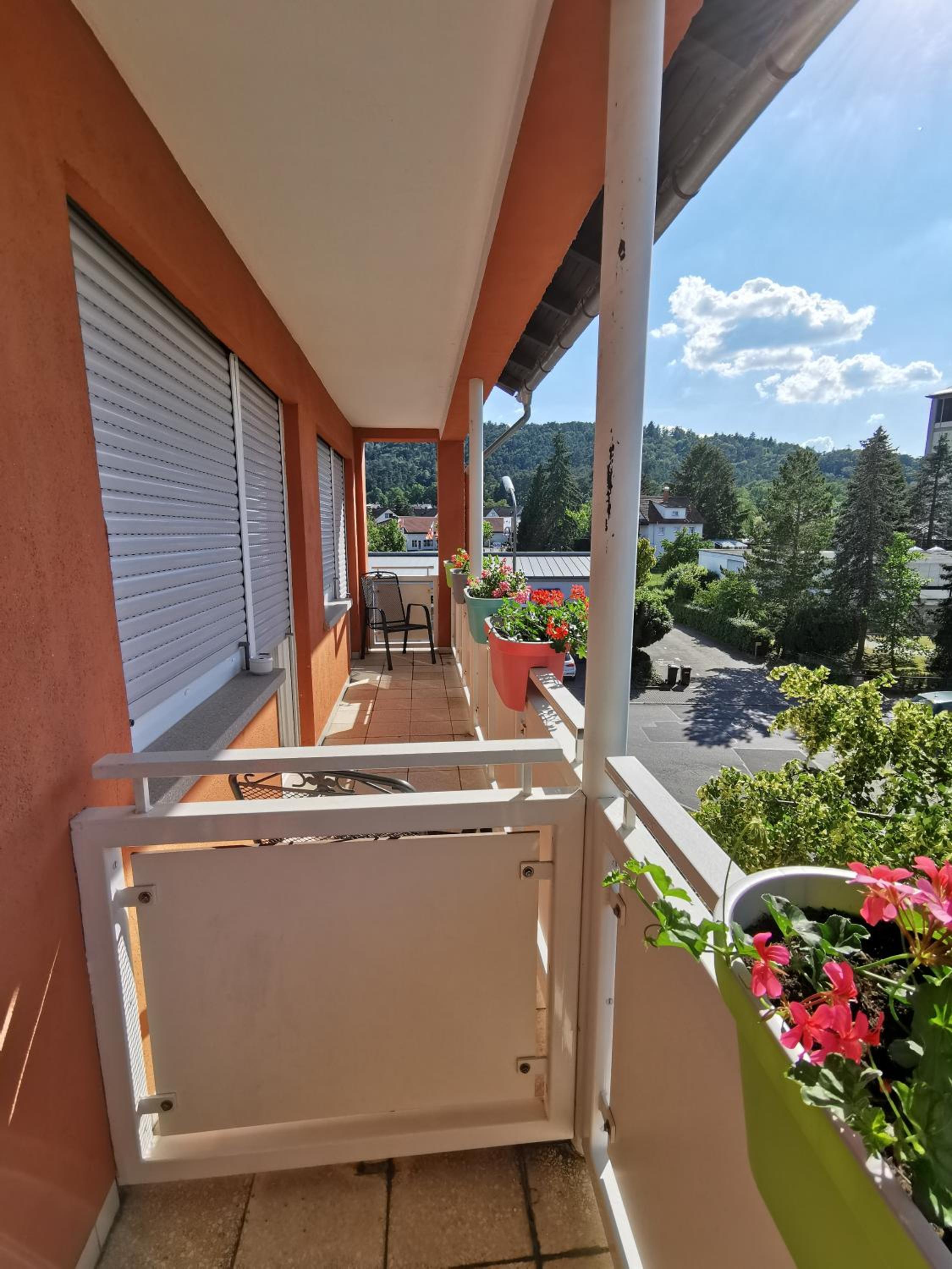 Double Room with Balcony - Photo 9