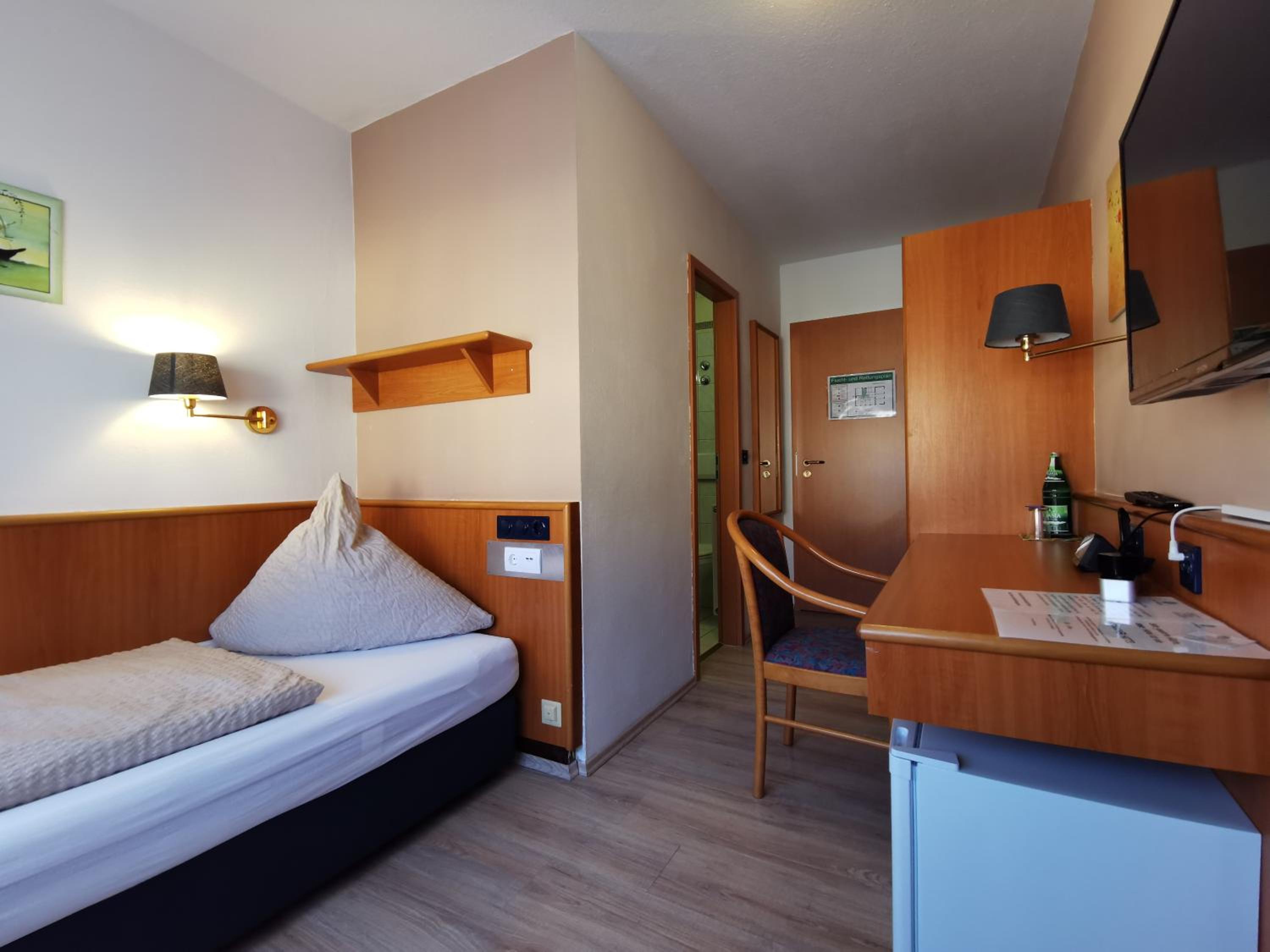Single Room photo 3