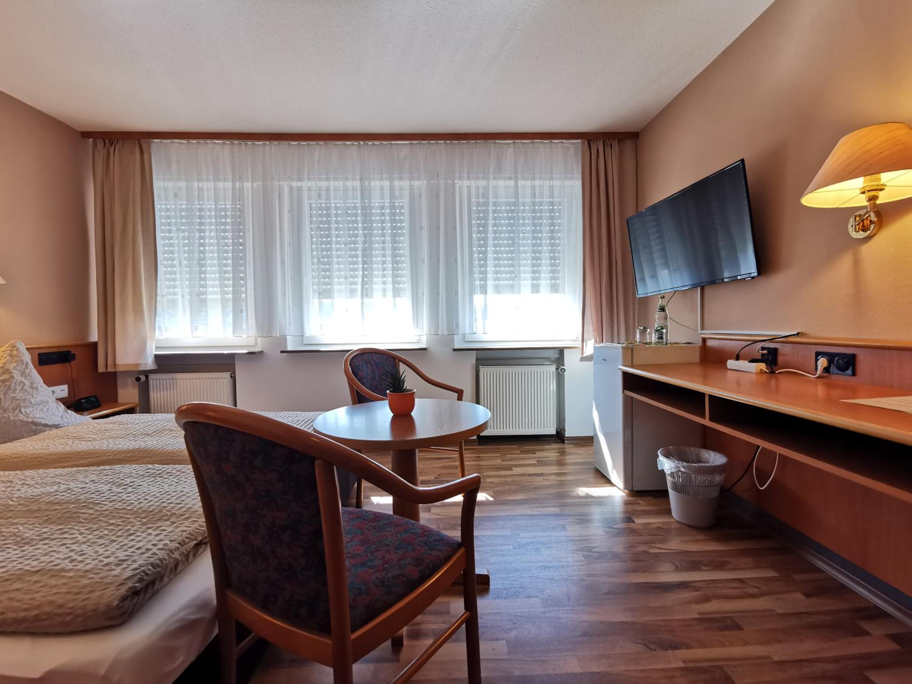 Standard Double Room - Photo 4