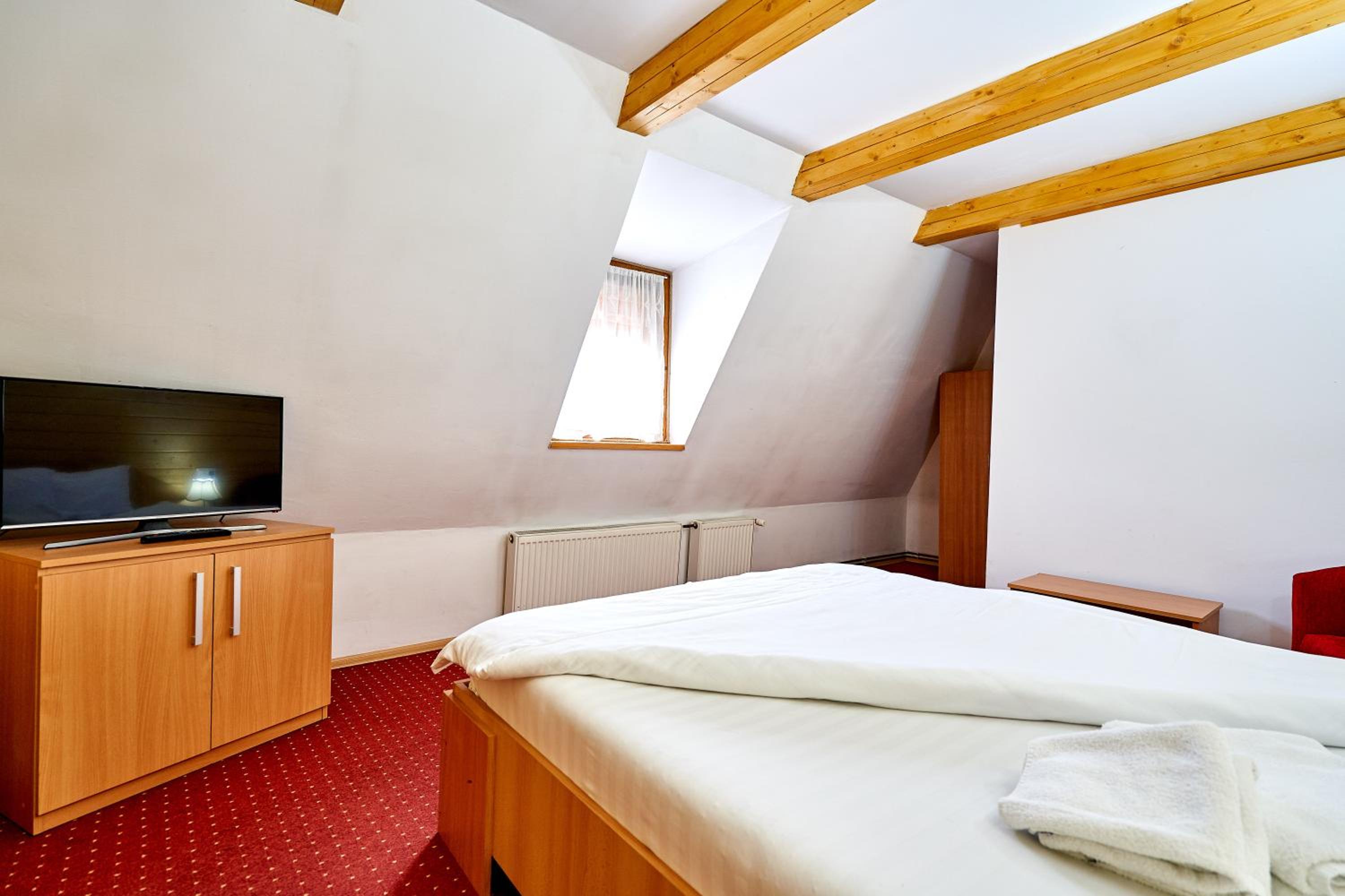 Double Room - Photo 2
