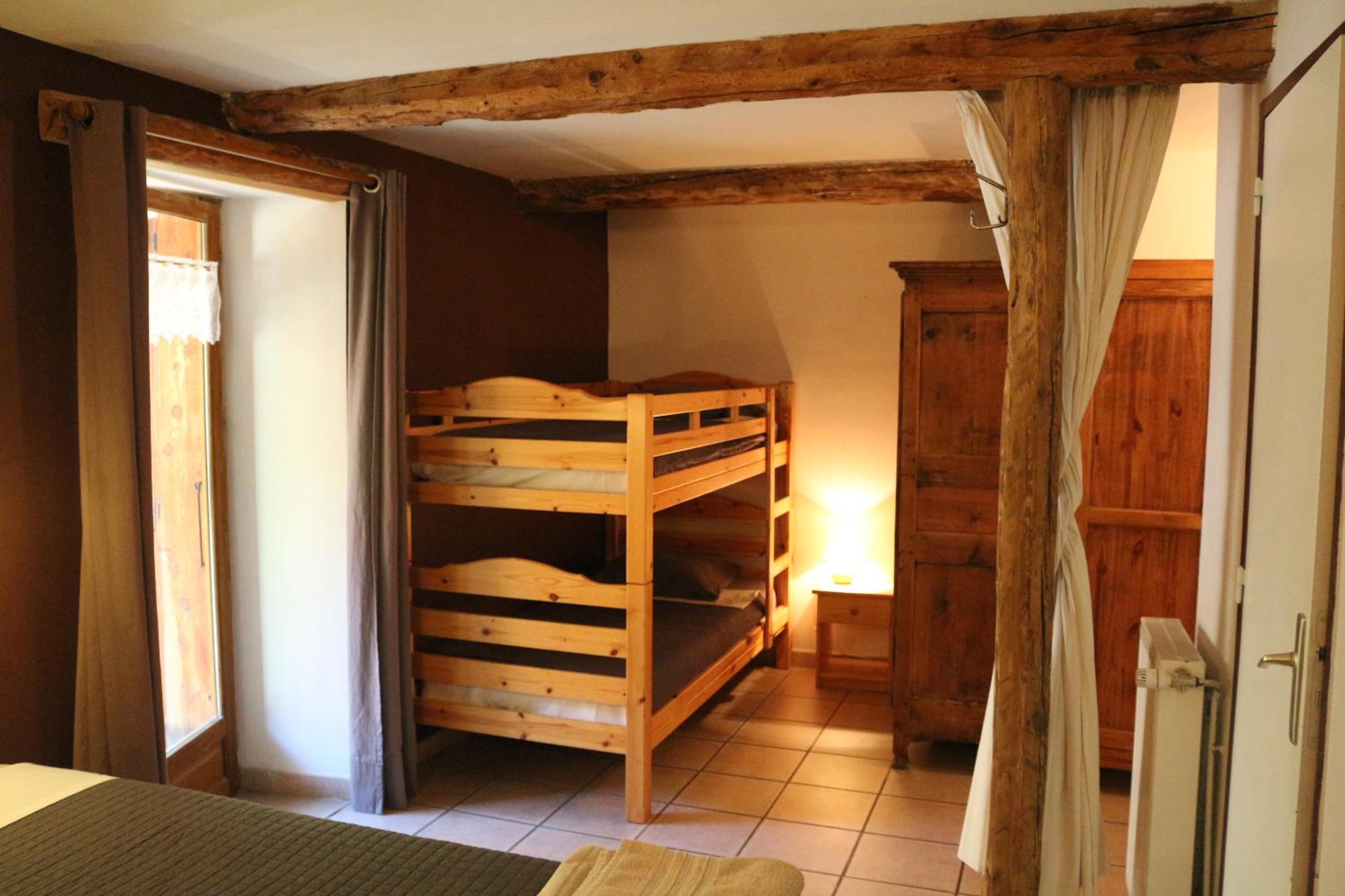 Quadruple Room with Mountain View photo 2