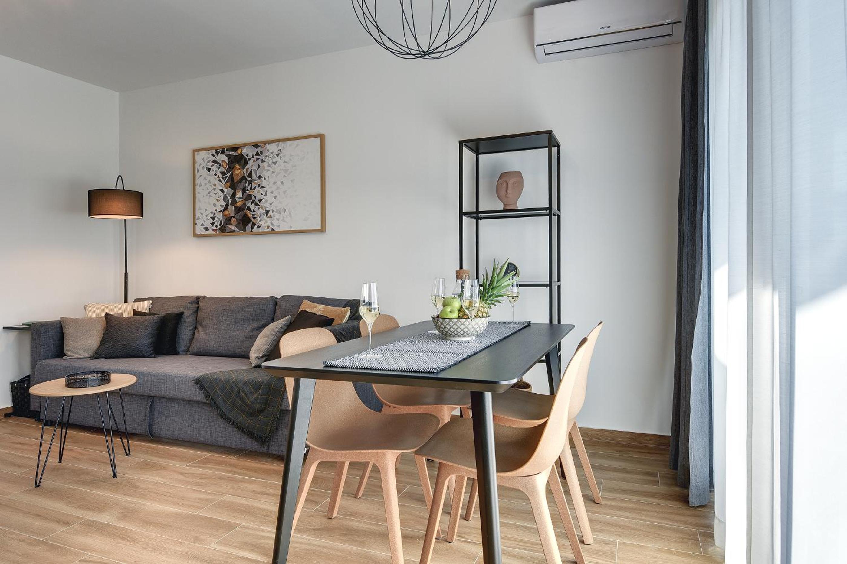 One-Bedroom Apartment - Photo 12