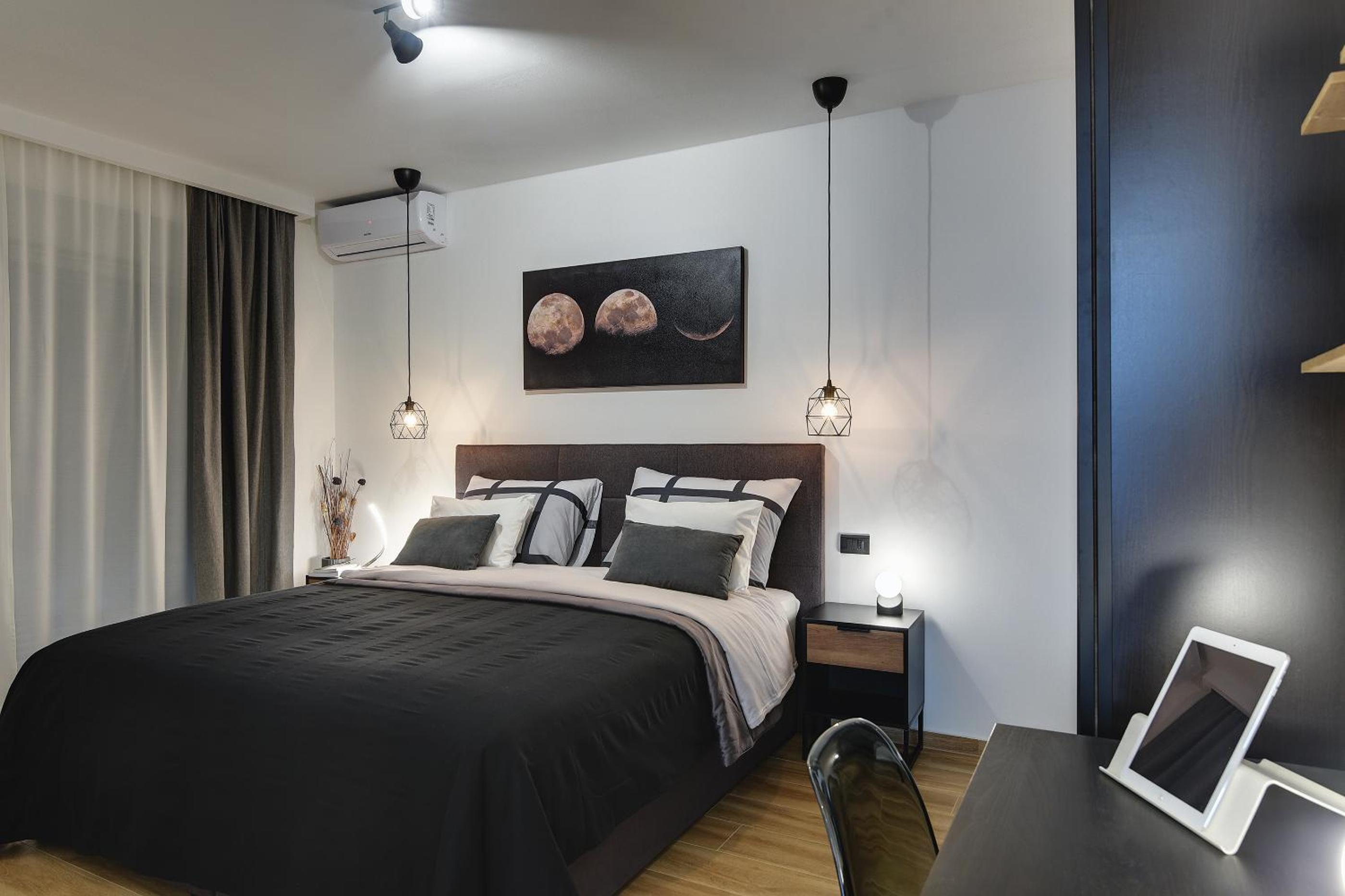 One-Bedroom Apartment - Photo 8