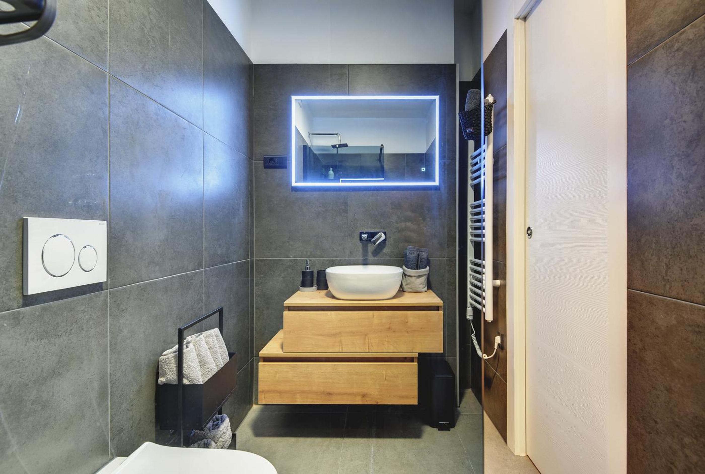 One-Bedroom Apartment - Photo 19