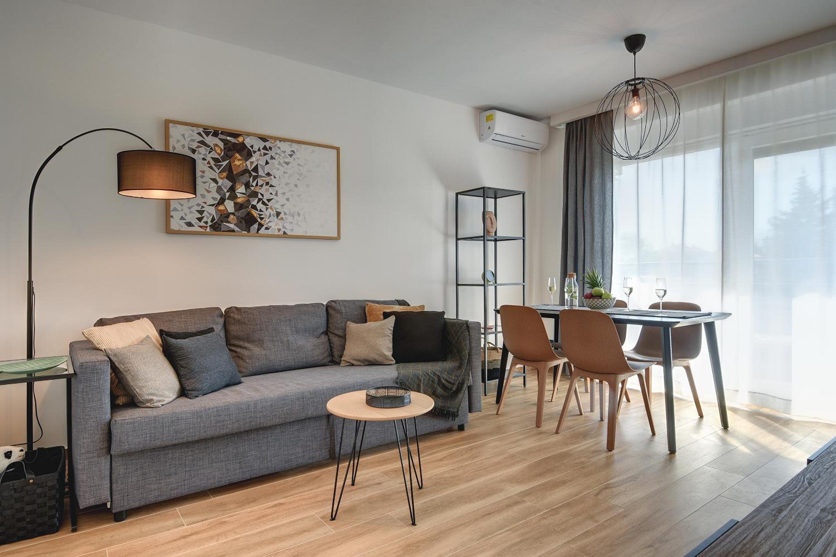 One-Bedroom Apartment - Photo 22