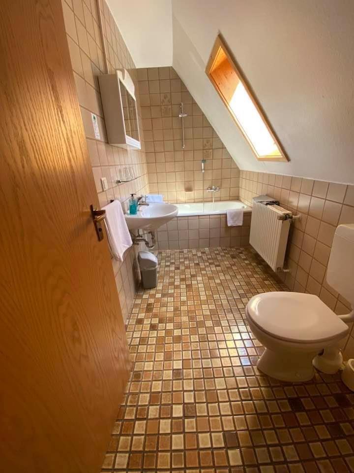 Double or Twin Room - Photo 10
