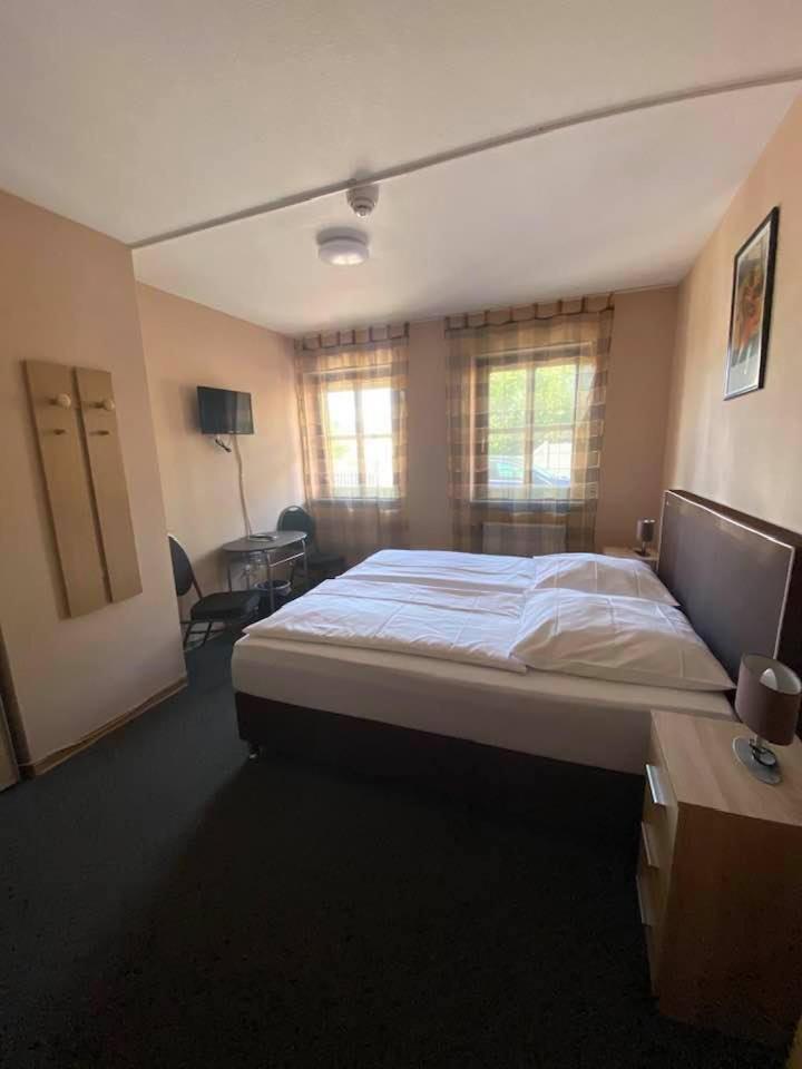 Standard Double Room - Photo 3