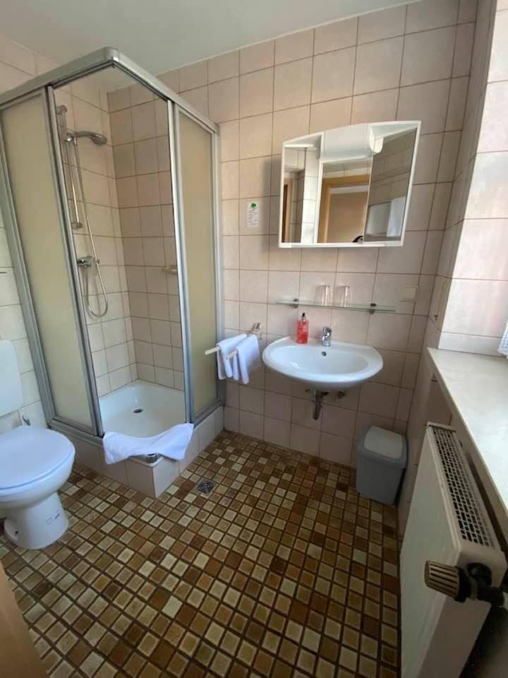 Standard Double Room - Photo 5