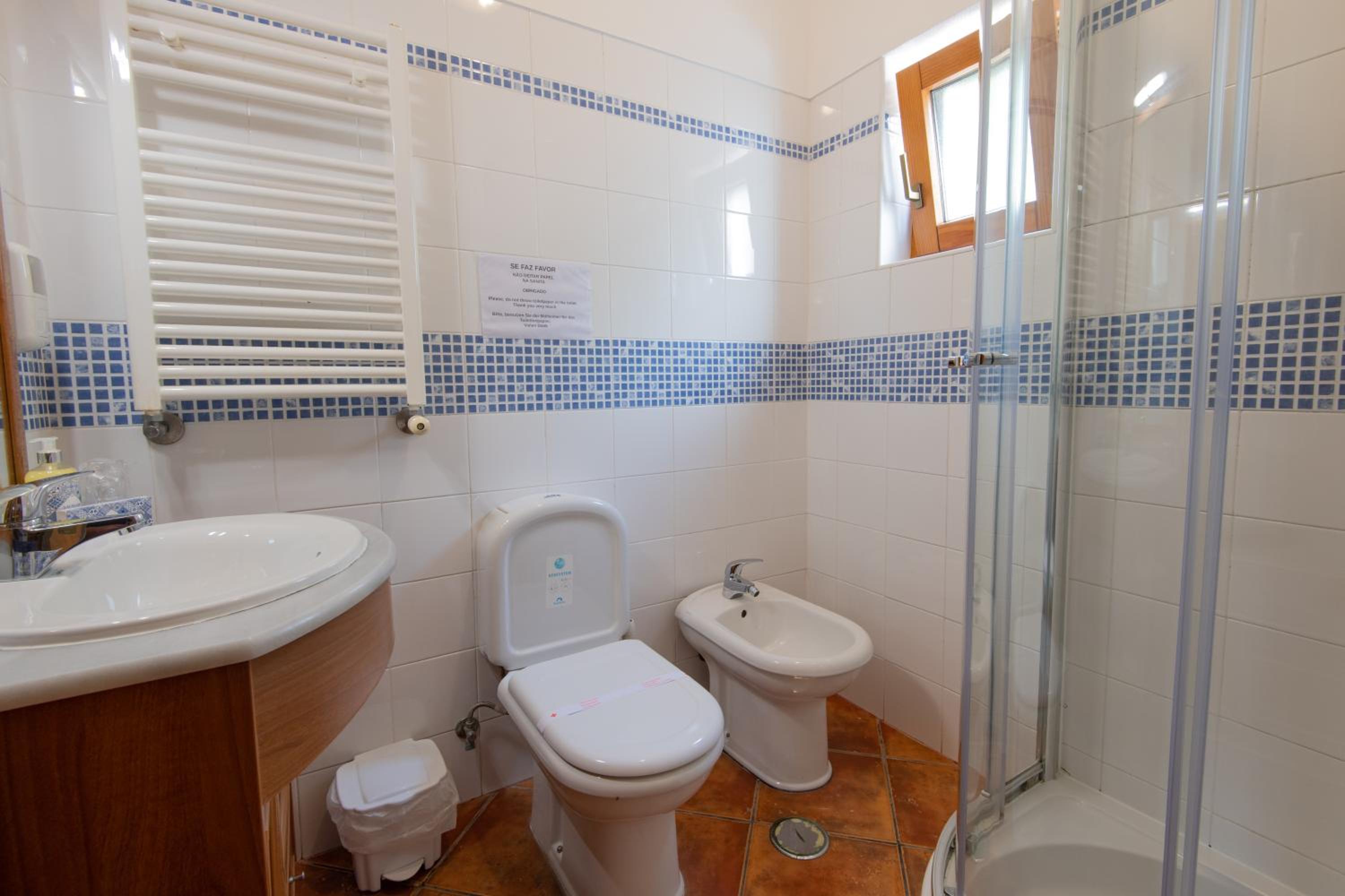 Double Room - Photo 9