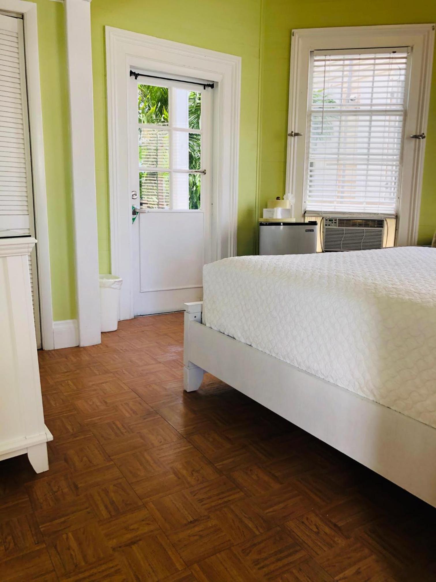 Queen Room - Photo 34