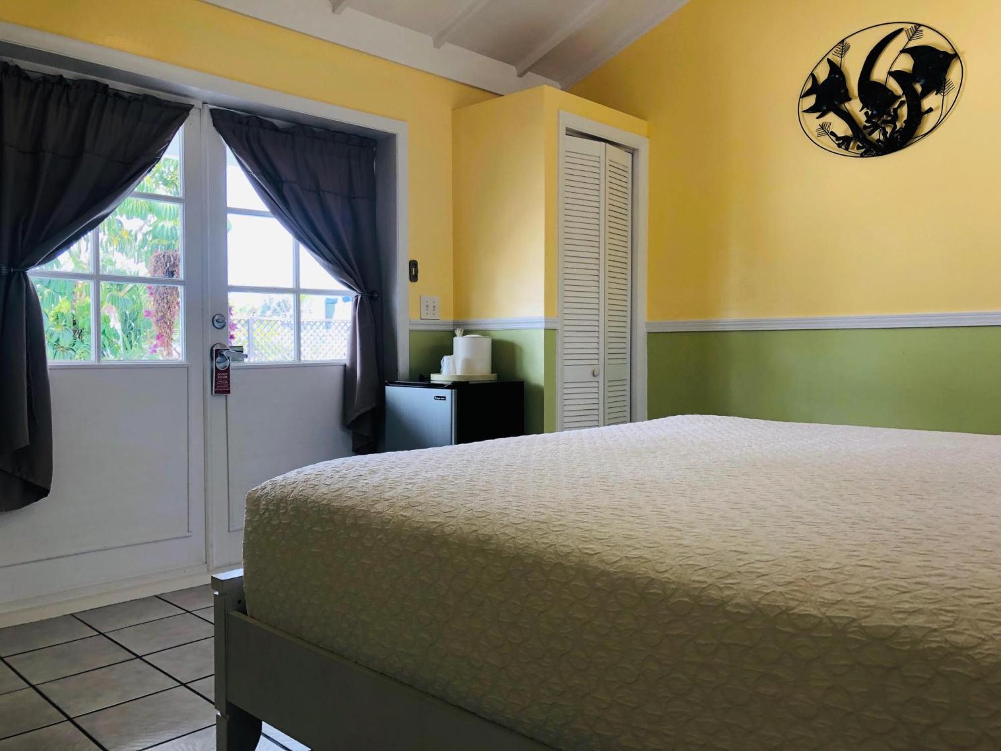 Queen Room - Photo 36