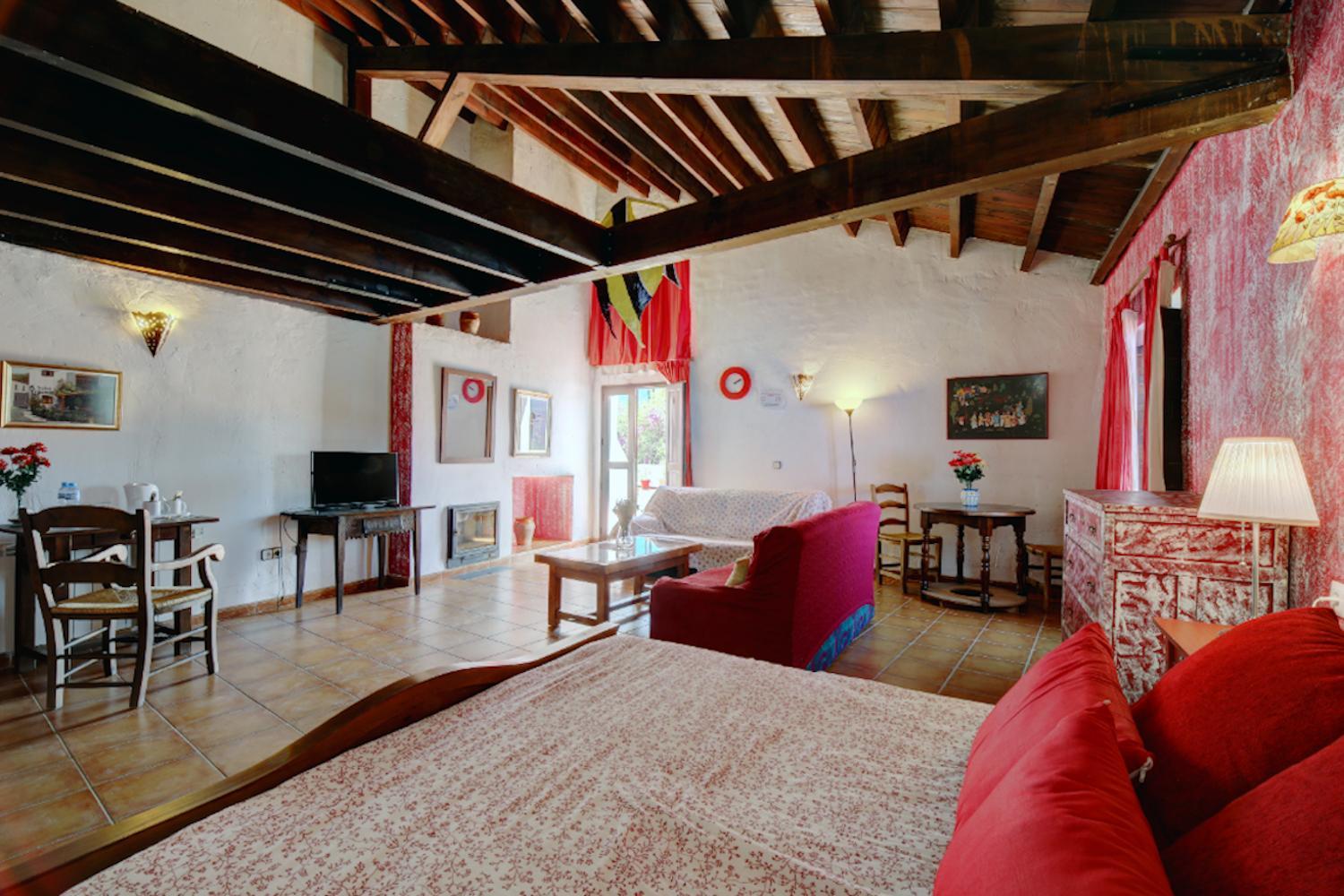 Suite - Photo 11