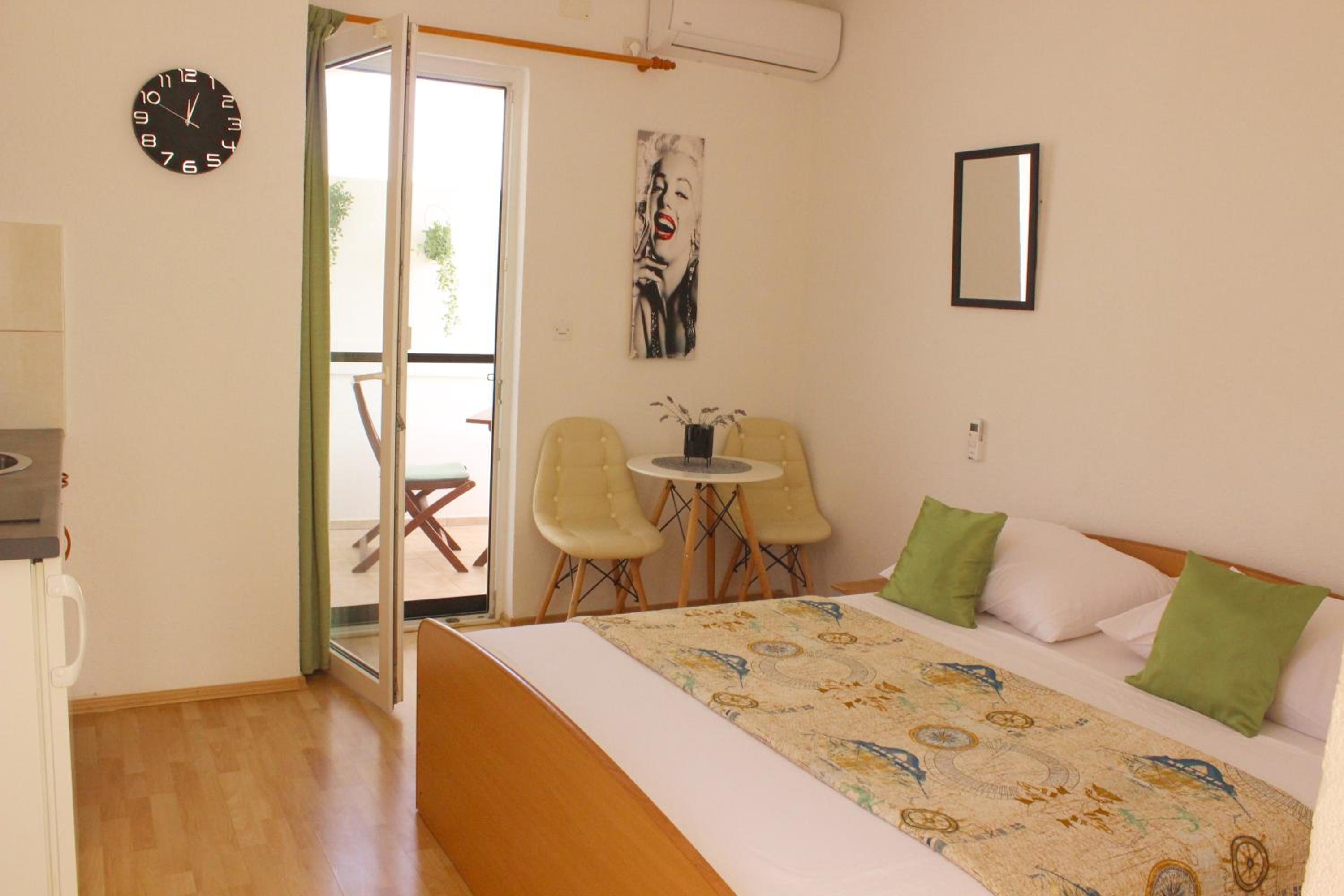 Studio with Balcony and Sea View