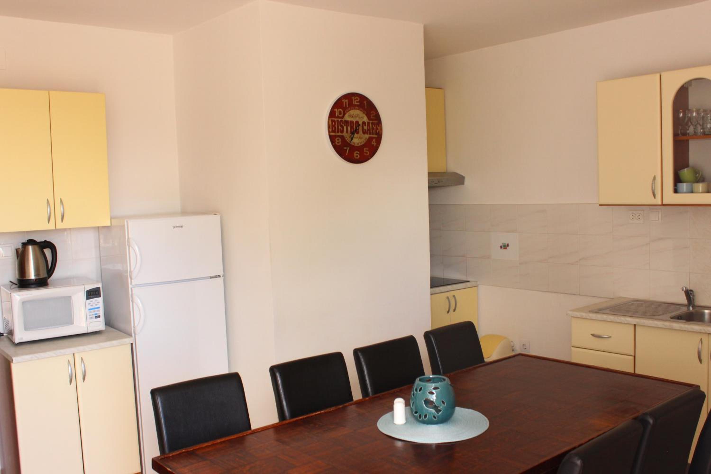 Four-Bedroom Apartment with Sea View photo 2