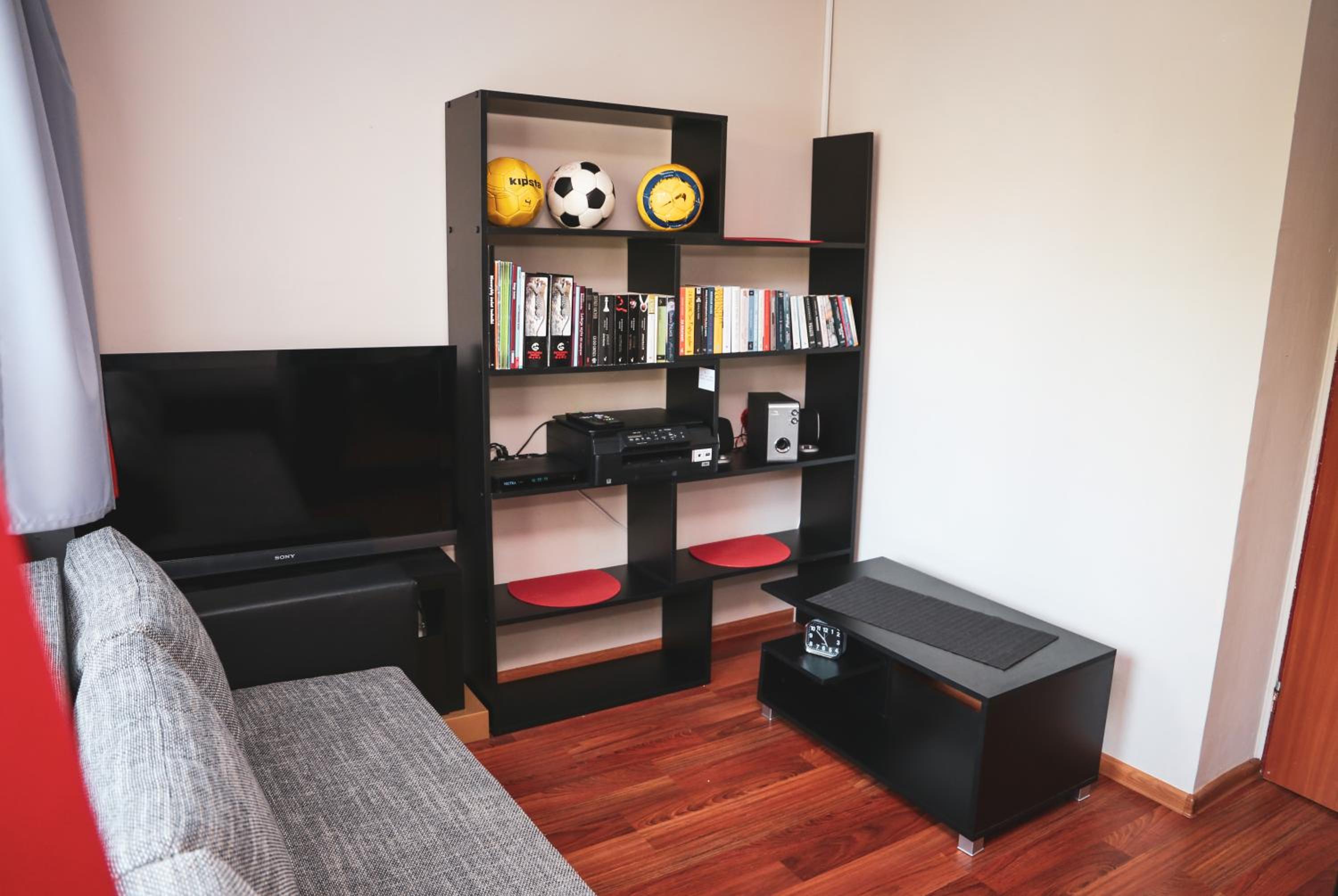 Apartment with Balcony photo 3