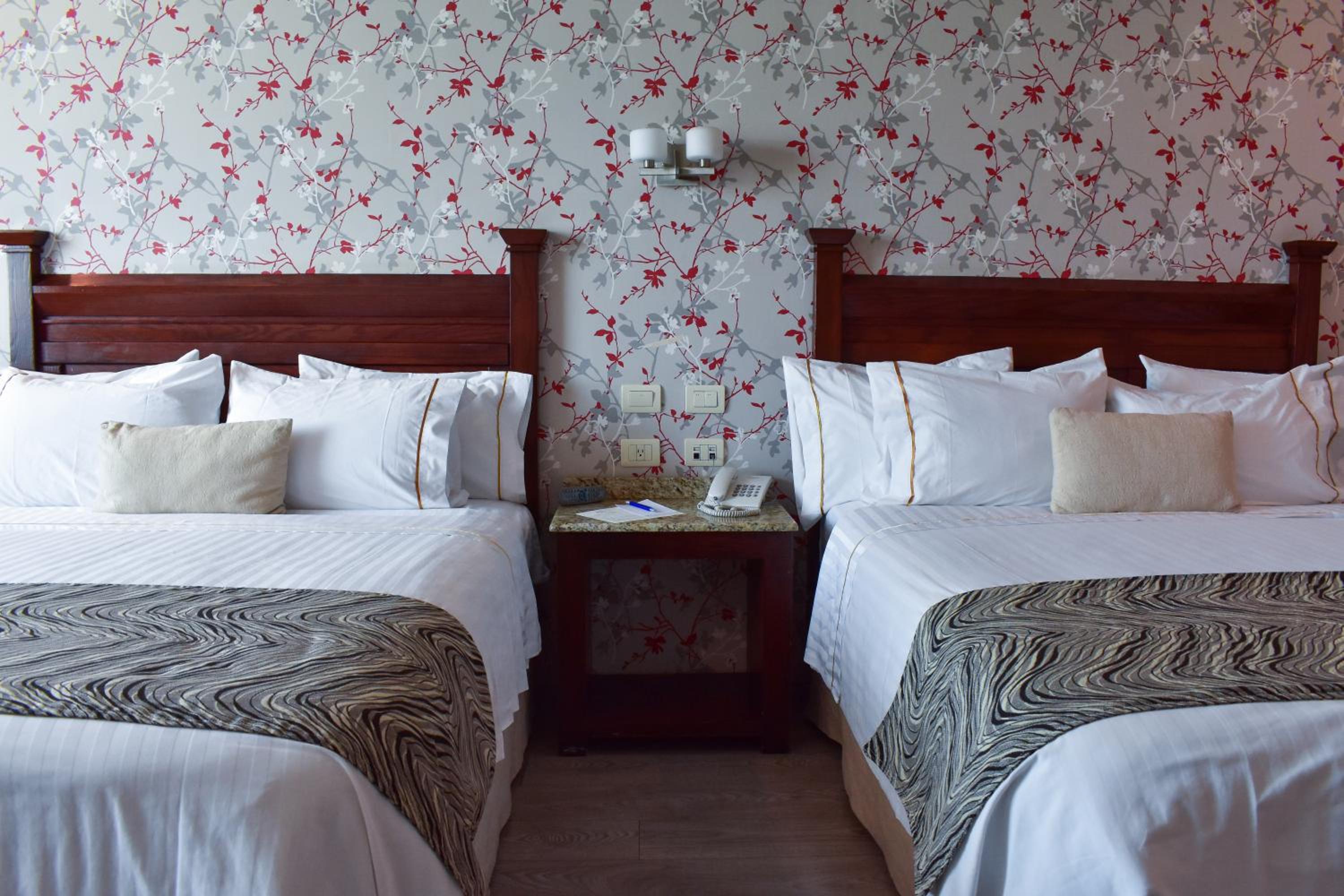 Double Room with Two Double Beds - Photo 5