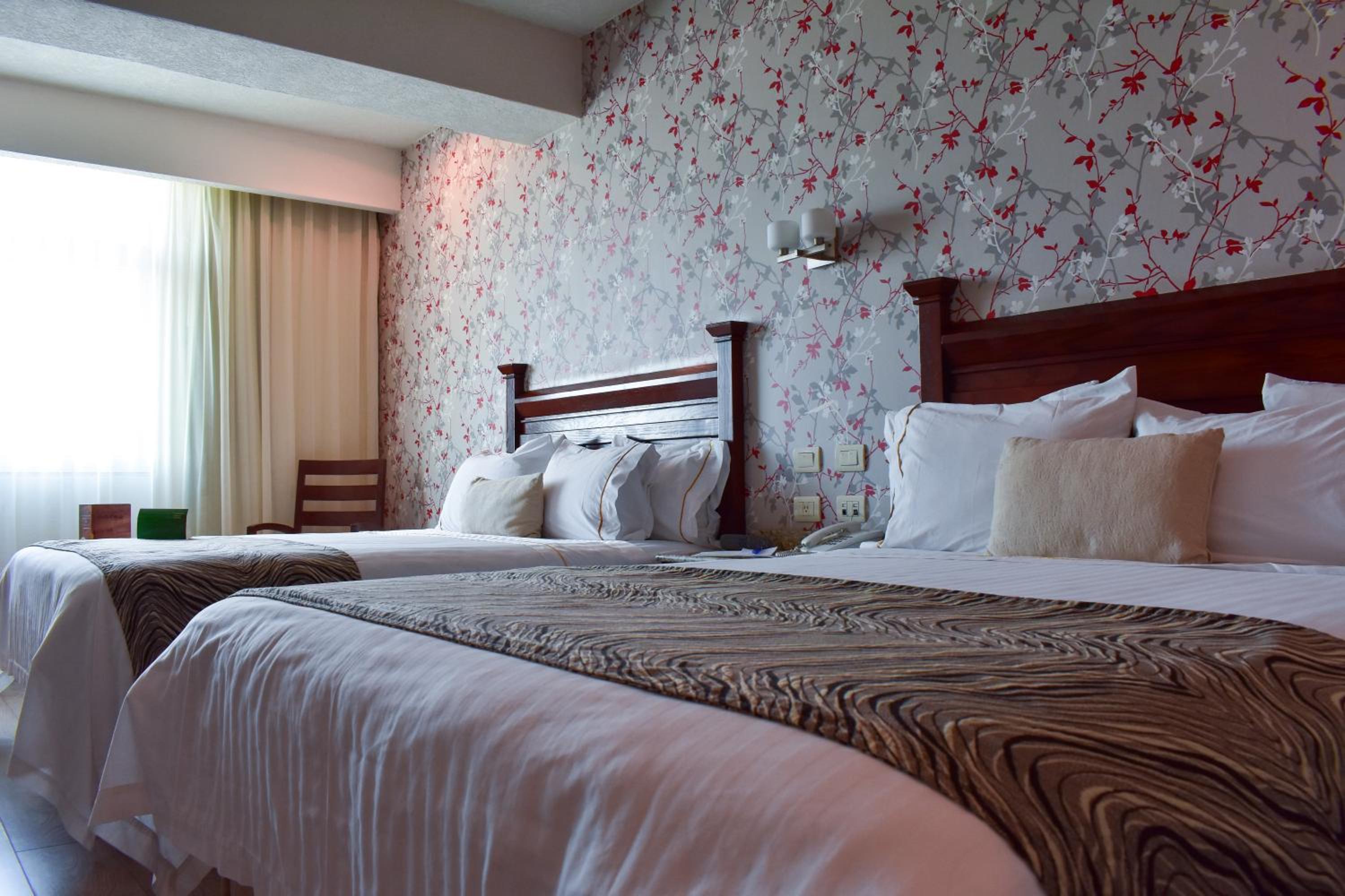 Double Room with Two Double Beds - Photo 6