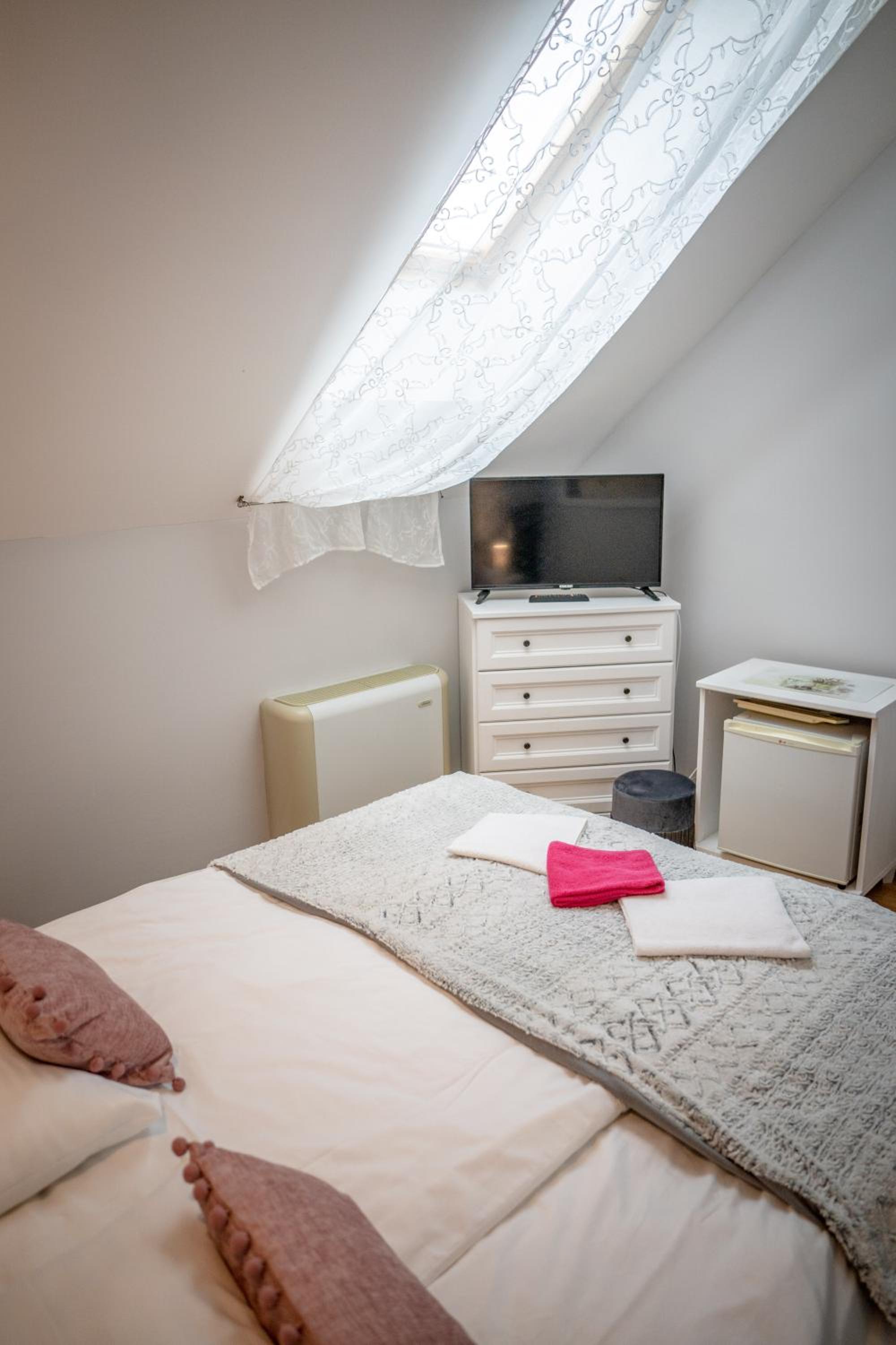 Budget Double Room photo 1
