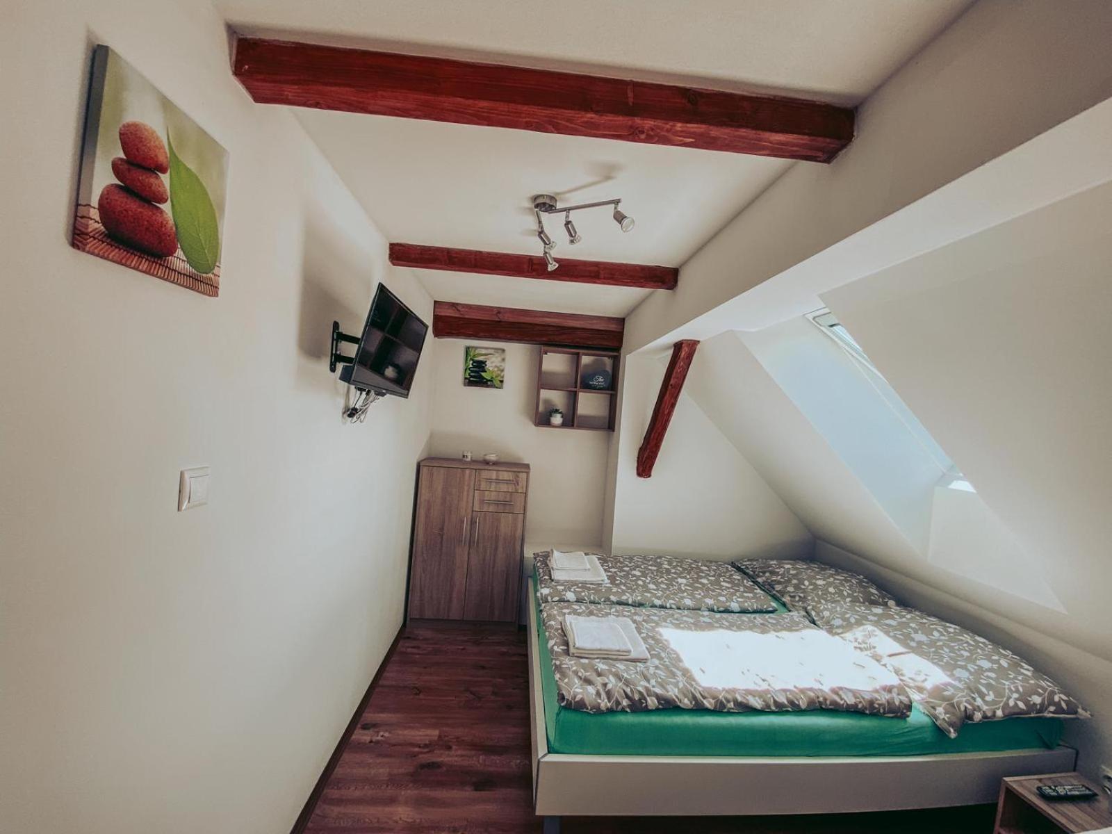 Deluxe Family Suite photo 1