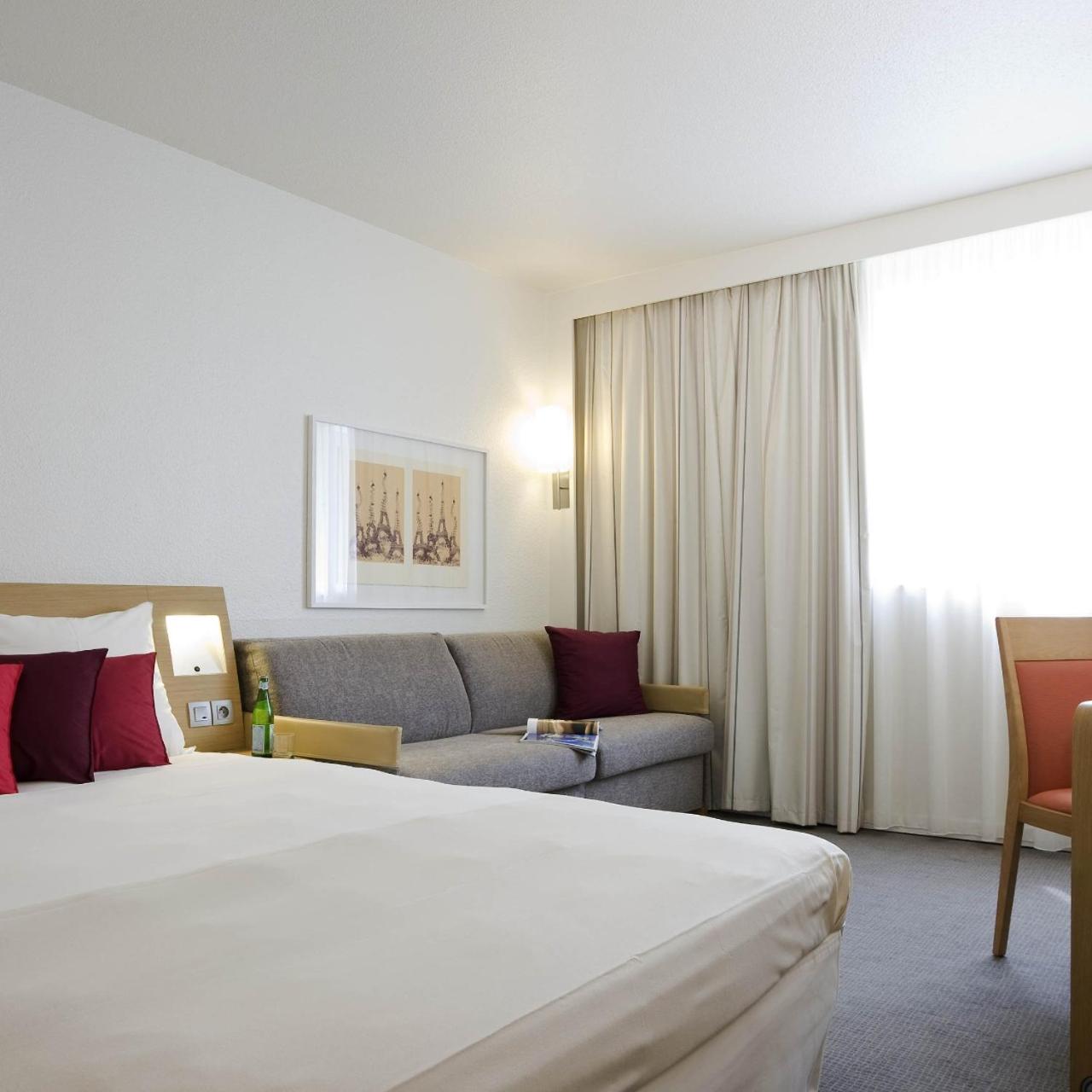 Superior Room with 1 Queensize Bed and Sofa Bed - Photo 4
