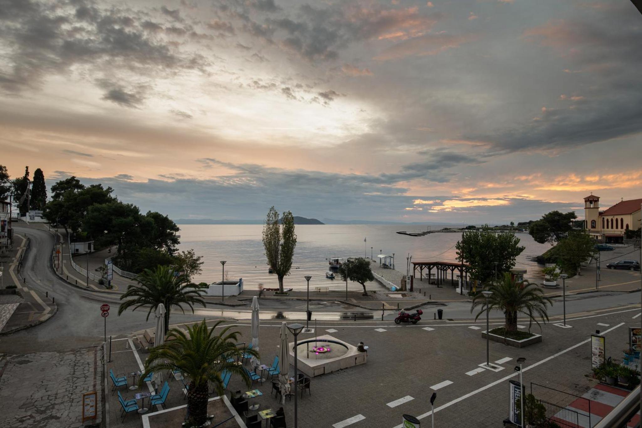Apartment with Sea View - Photo 7