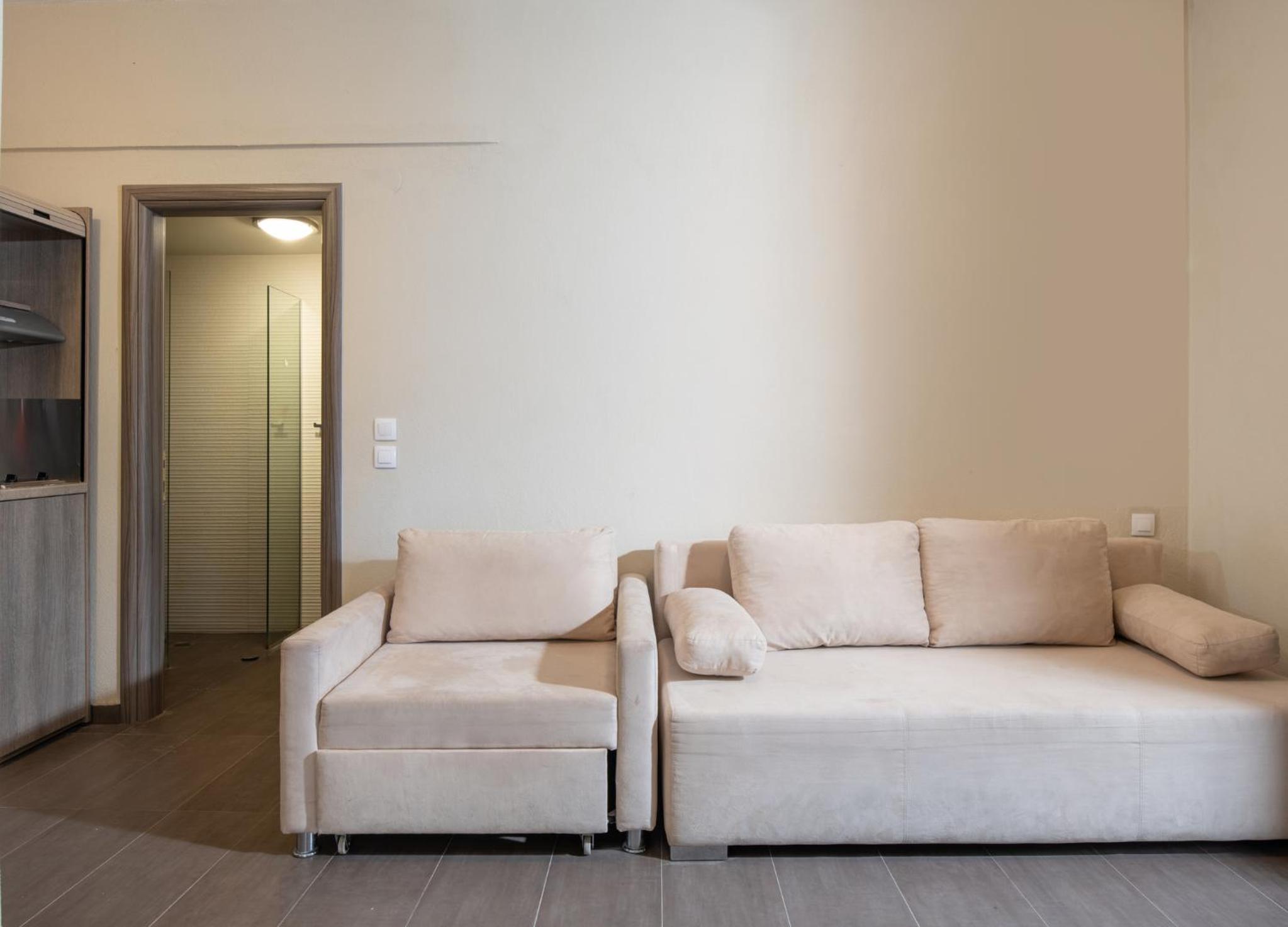 Apartment with Sea View - Photo 3