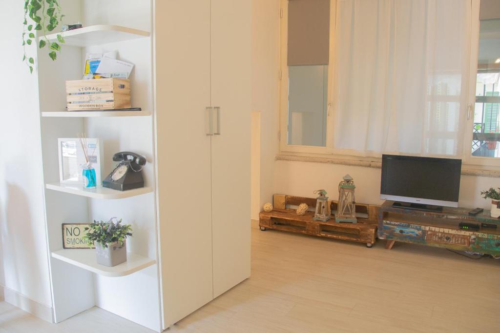 One-Bedroom Apartment photo 3