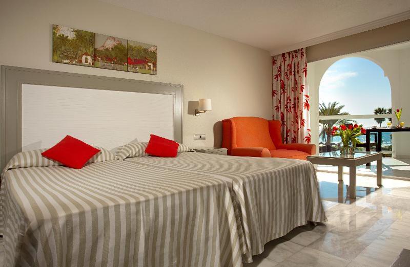 Estudio con Terraza (2 adultos)