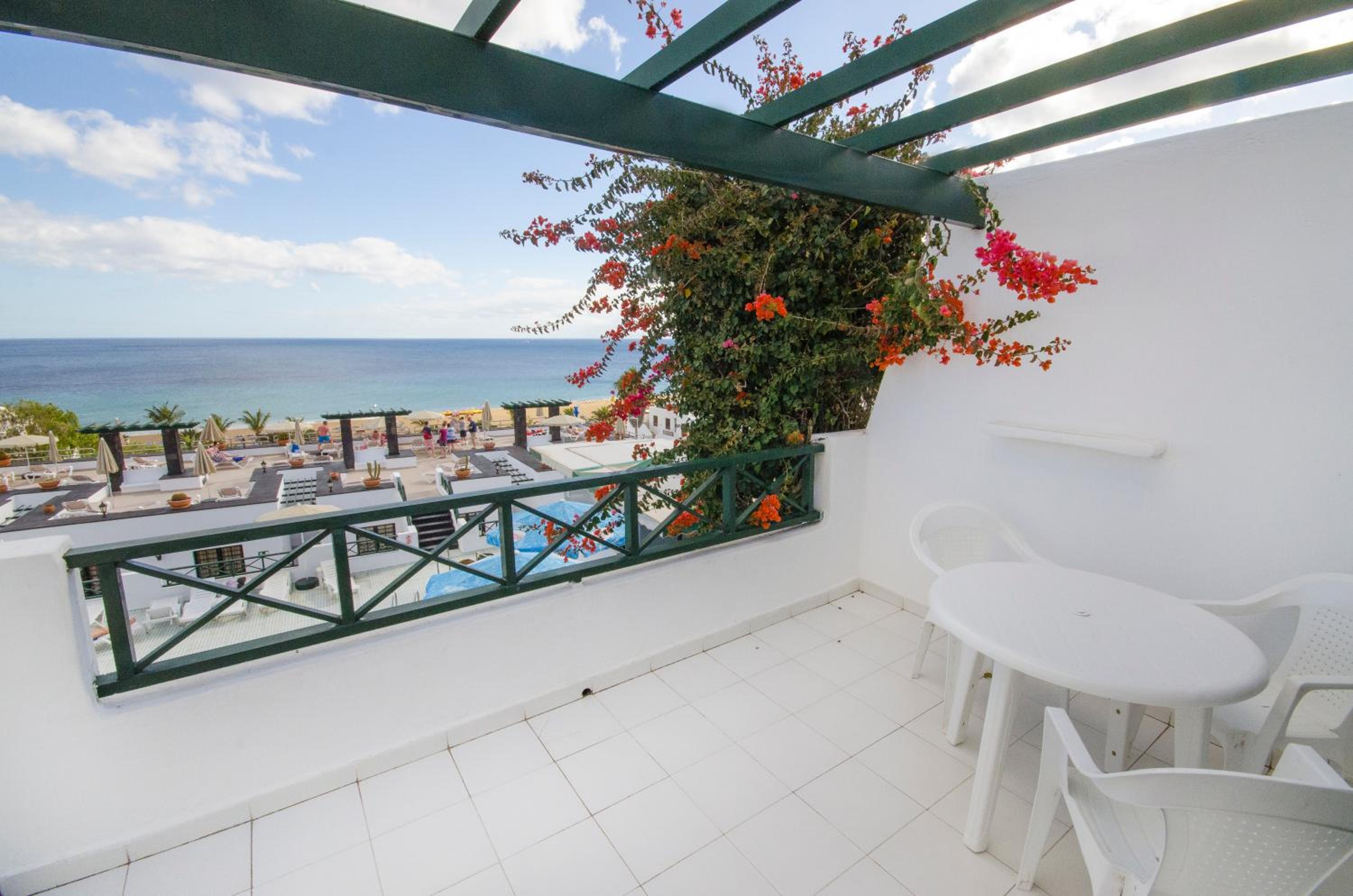 One-Bedroom Apartment with View - Photo 14