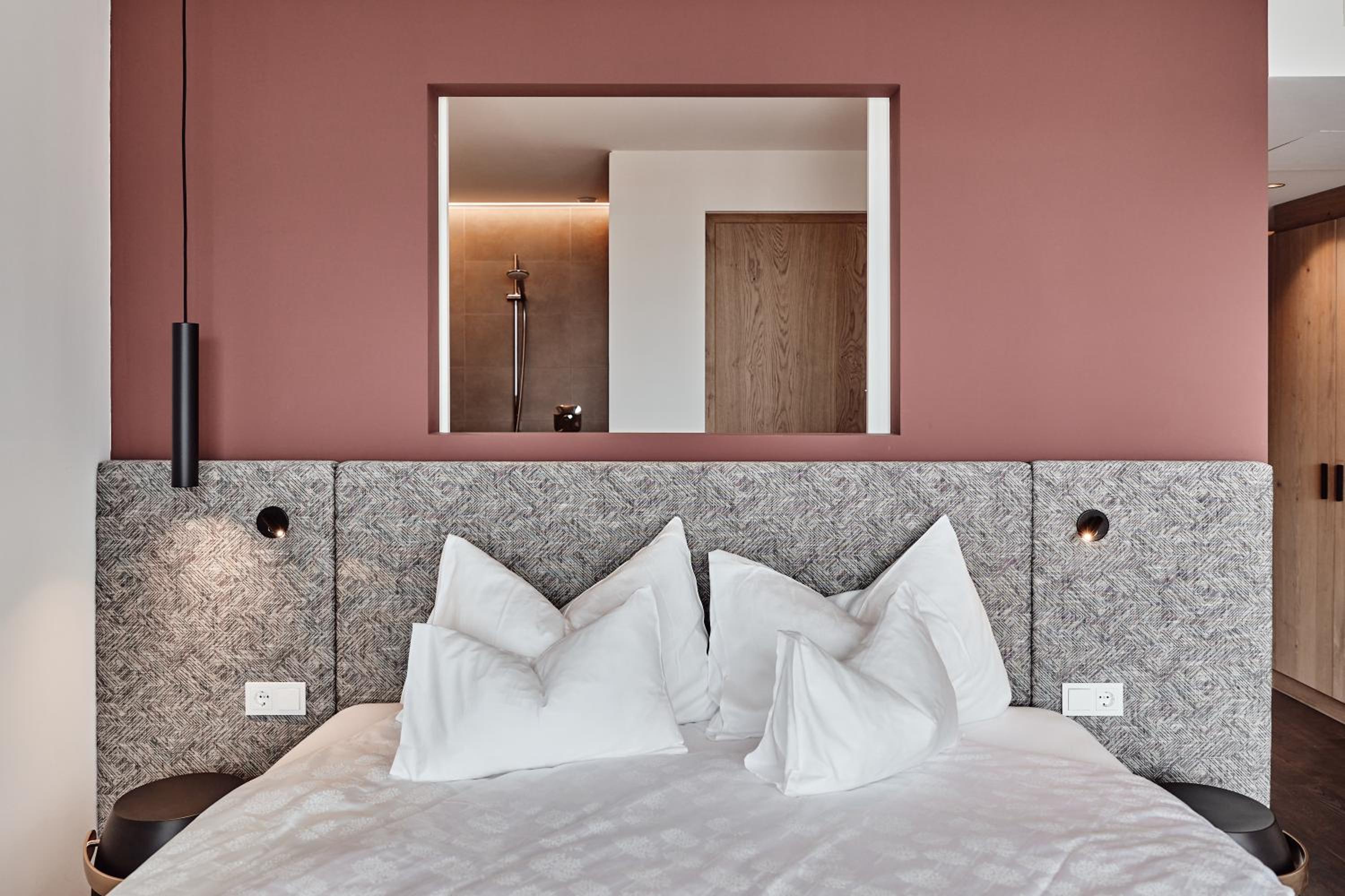 Suite with Balcony - Photo 3