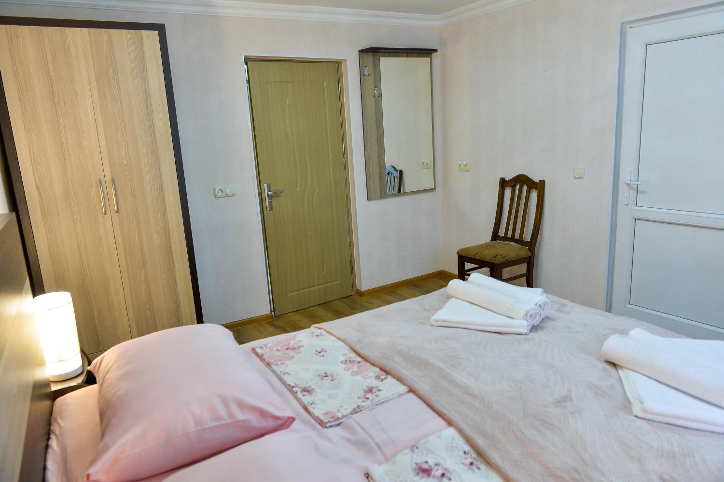Double Room with Private Bathroom photo 2