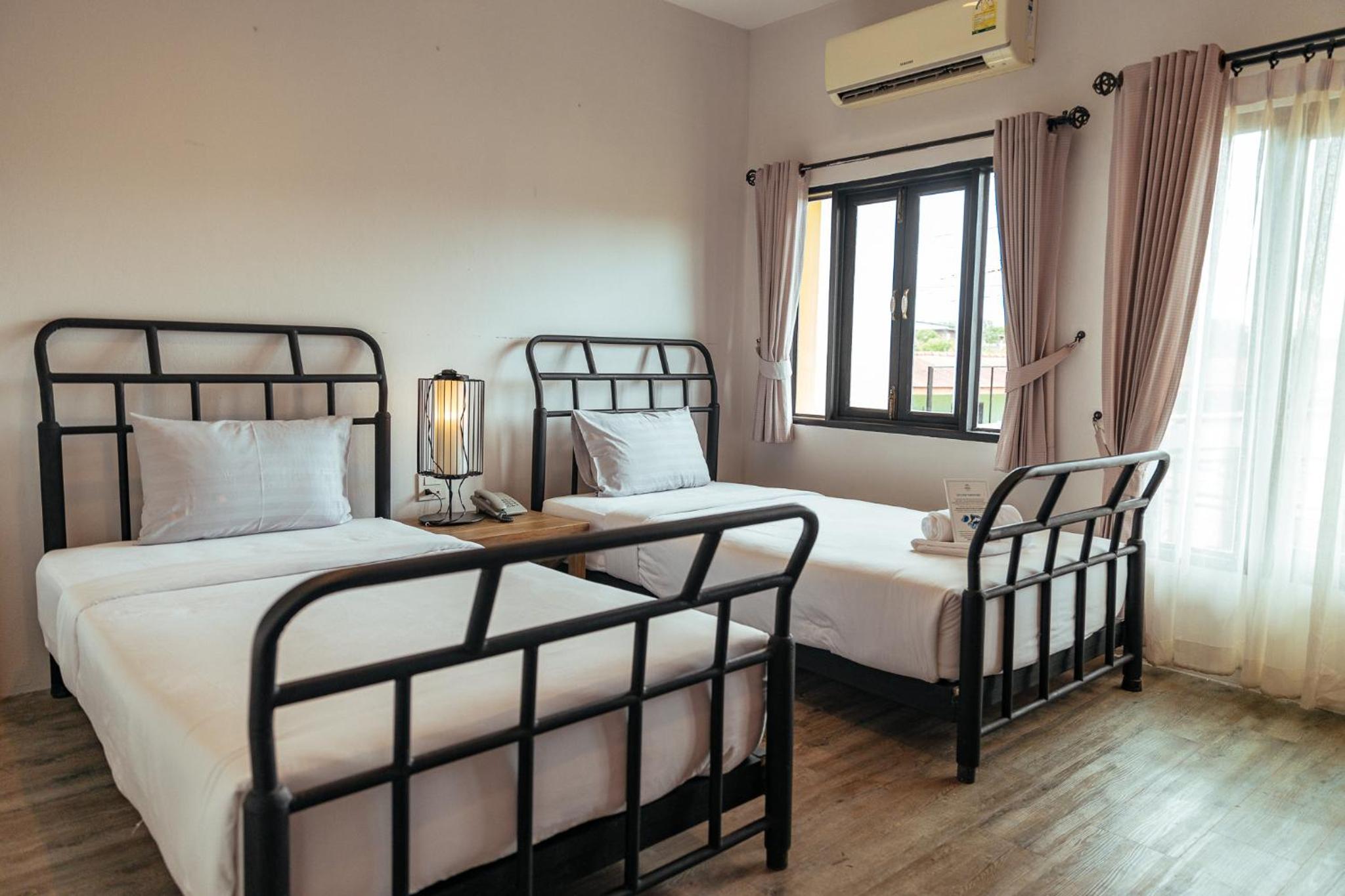 Standard Twin Room - Photo 2