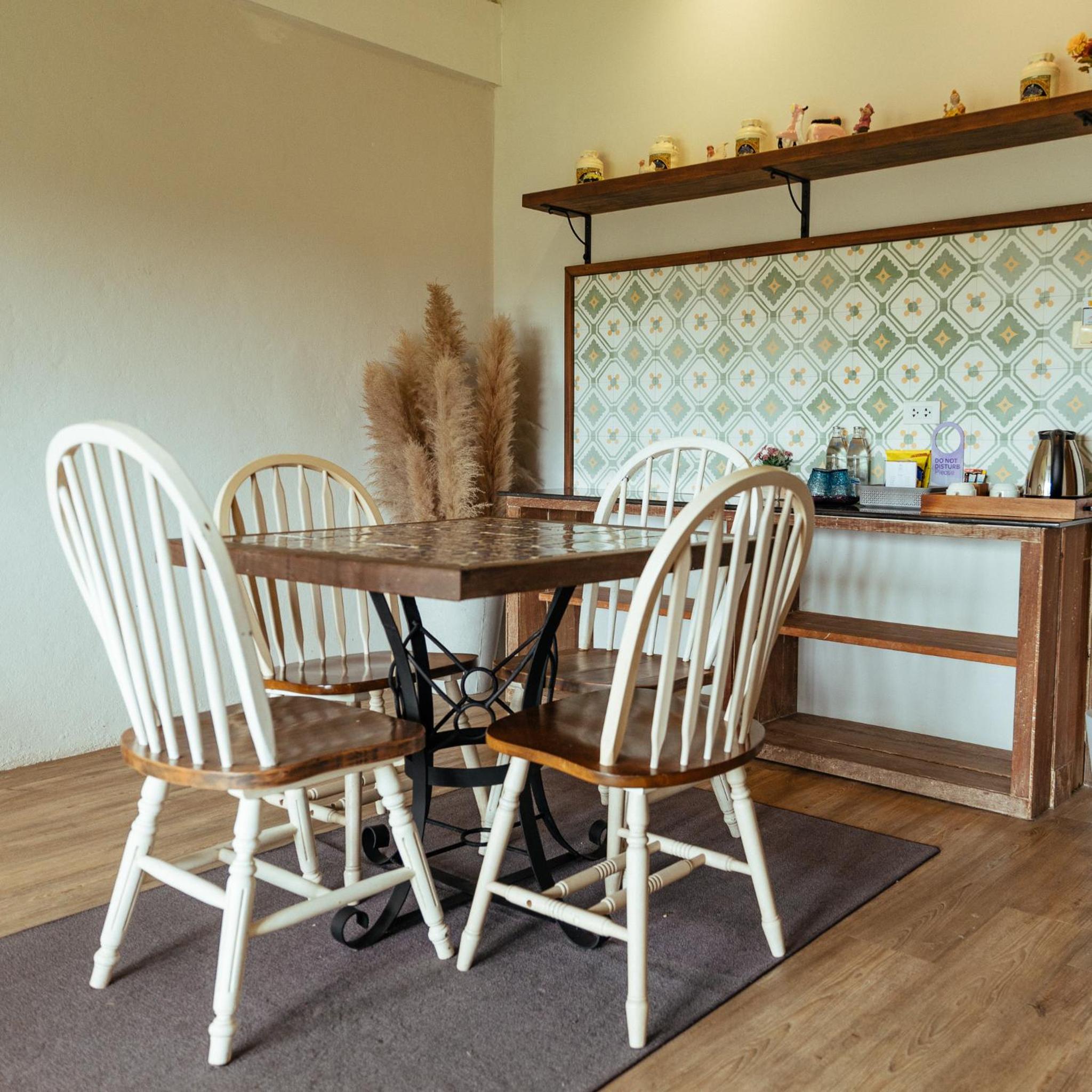 Suite - Photo 8