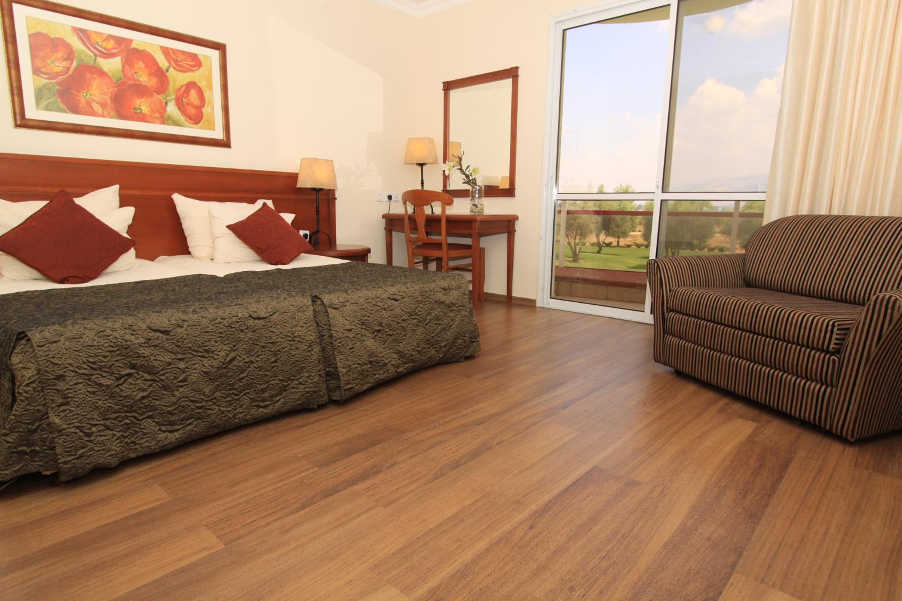 Classic Balcony Room – Upper Floor - Photo 13