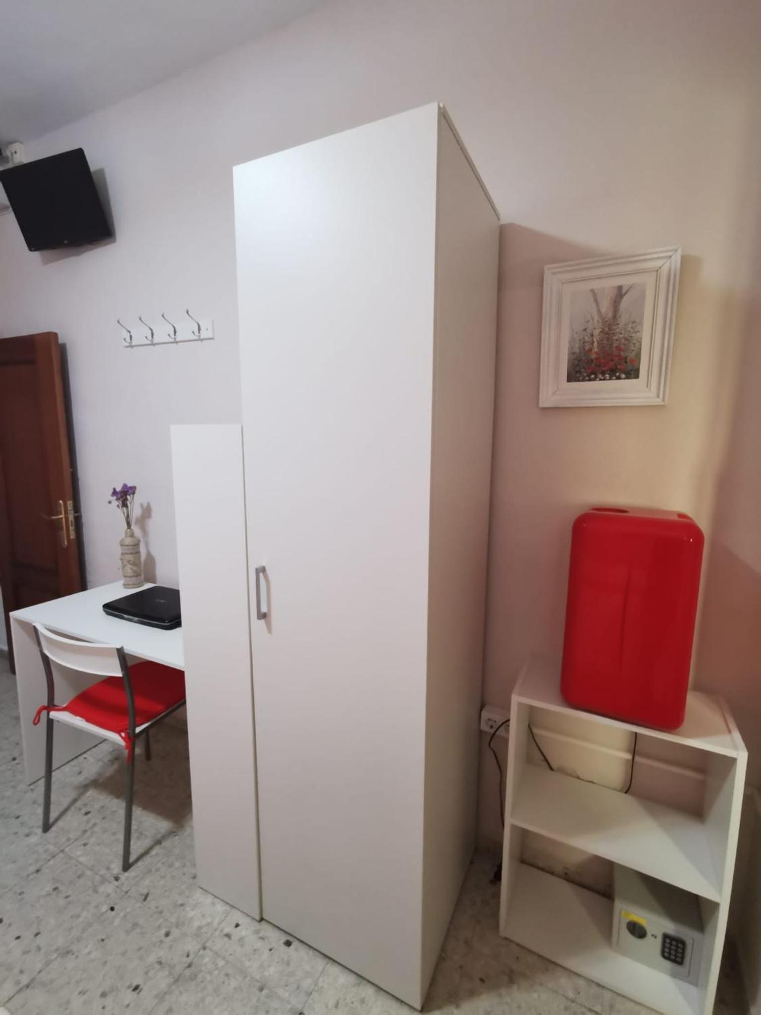 Double or Twin Room - Photo 7