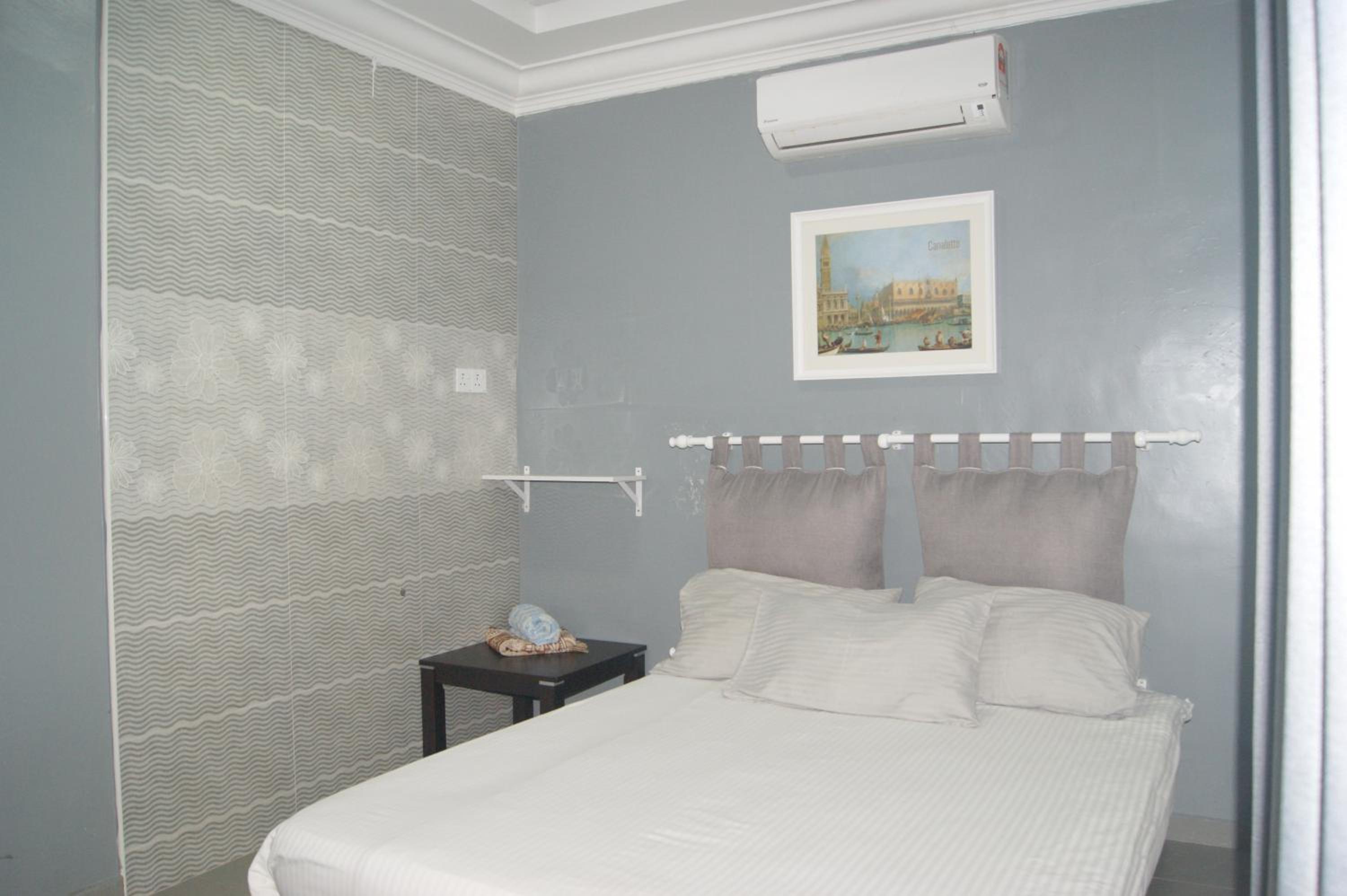 Deluxe Queen Room - Photo 2