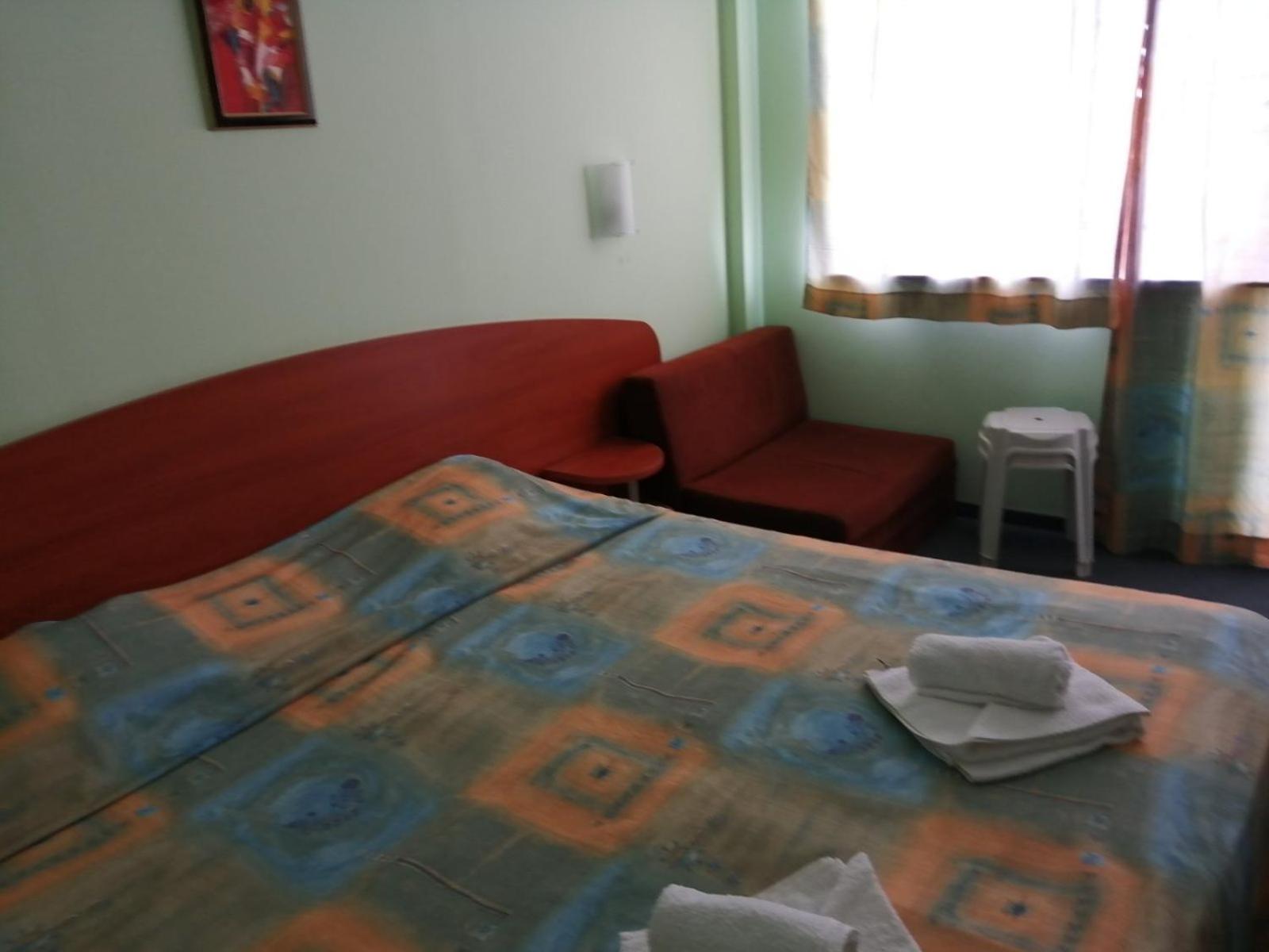 Double Room with Extra Bed (2 Adults + 1 Child) photo 3