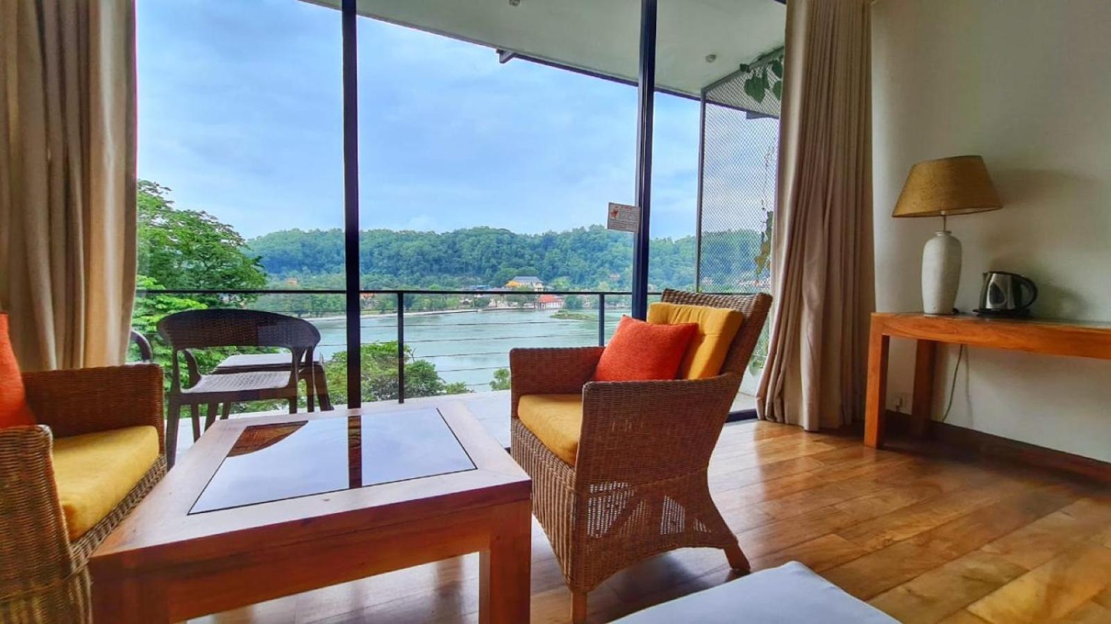 Suite with Lake View photo 2