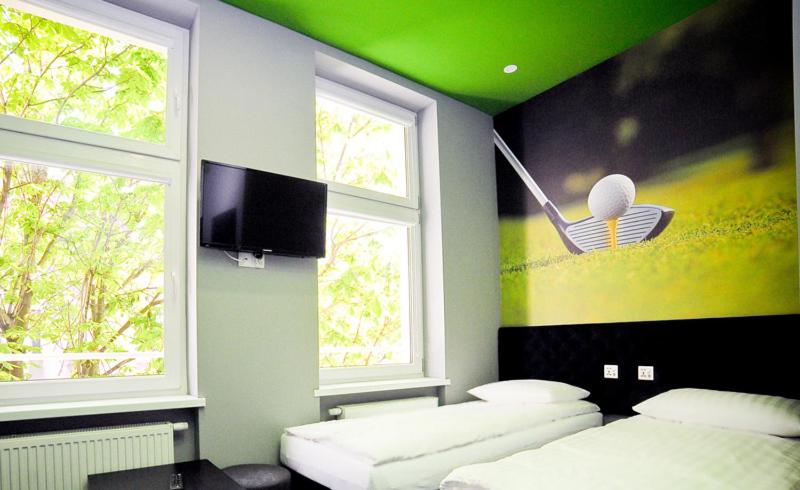 Quadruple Room with Private Bathroom - Photo 5