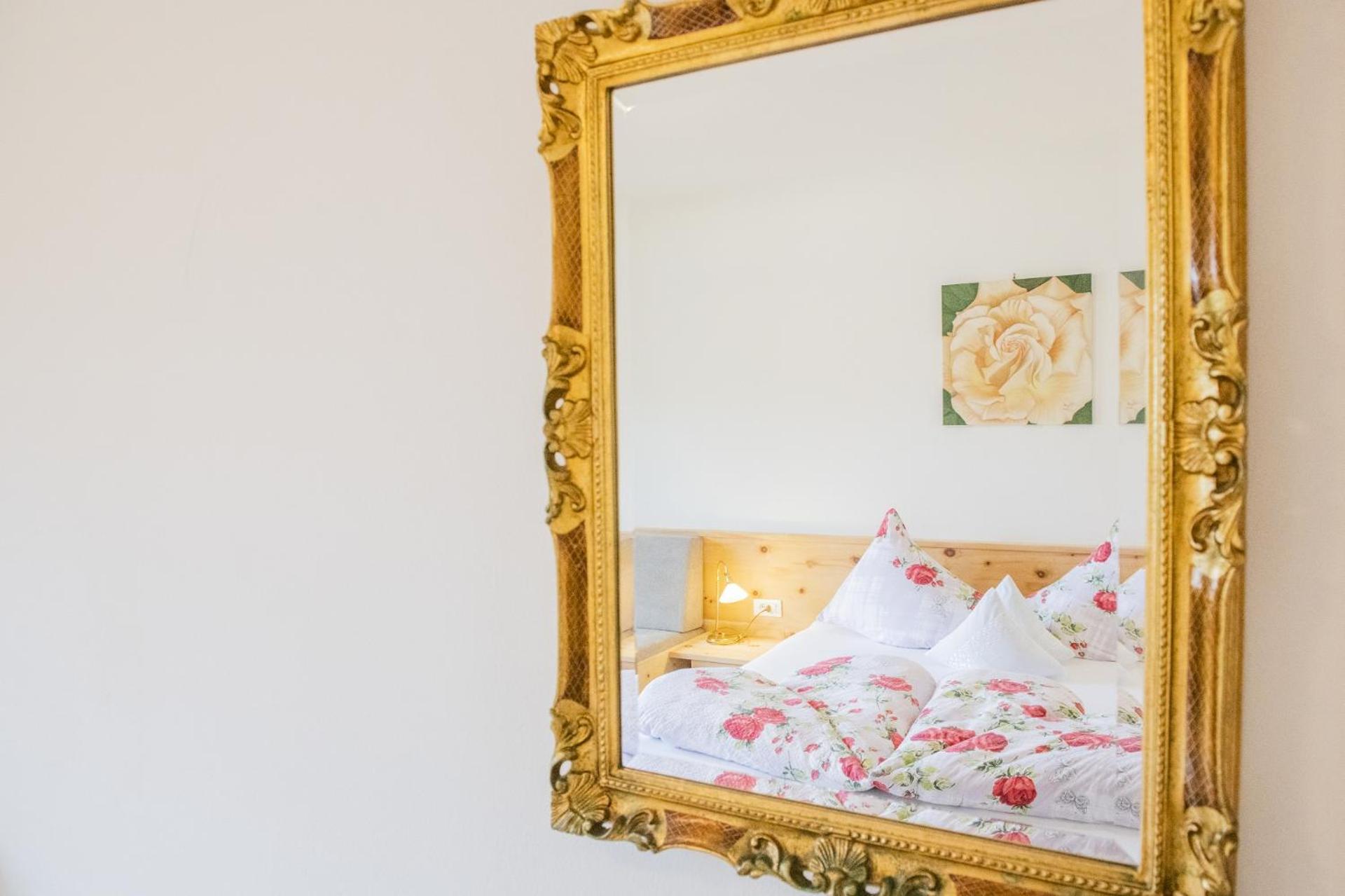 Double Room with Garden View - Photo 11