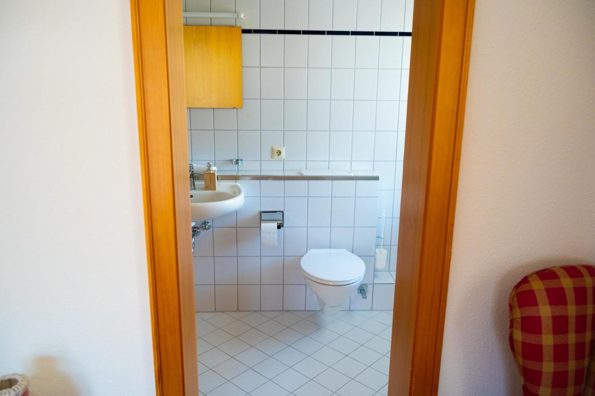 Double Room with Balcony - Photo 5
