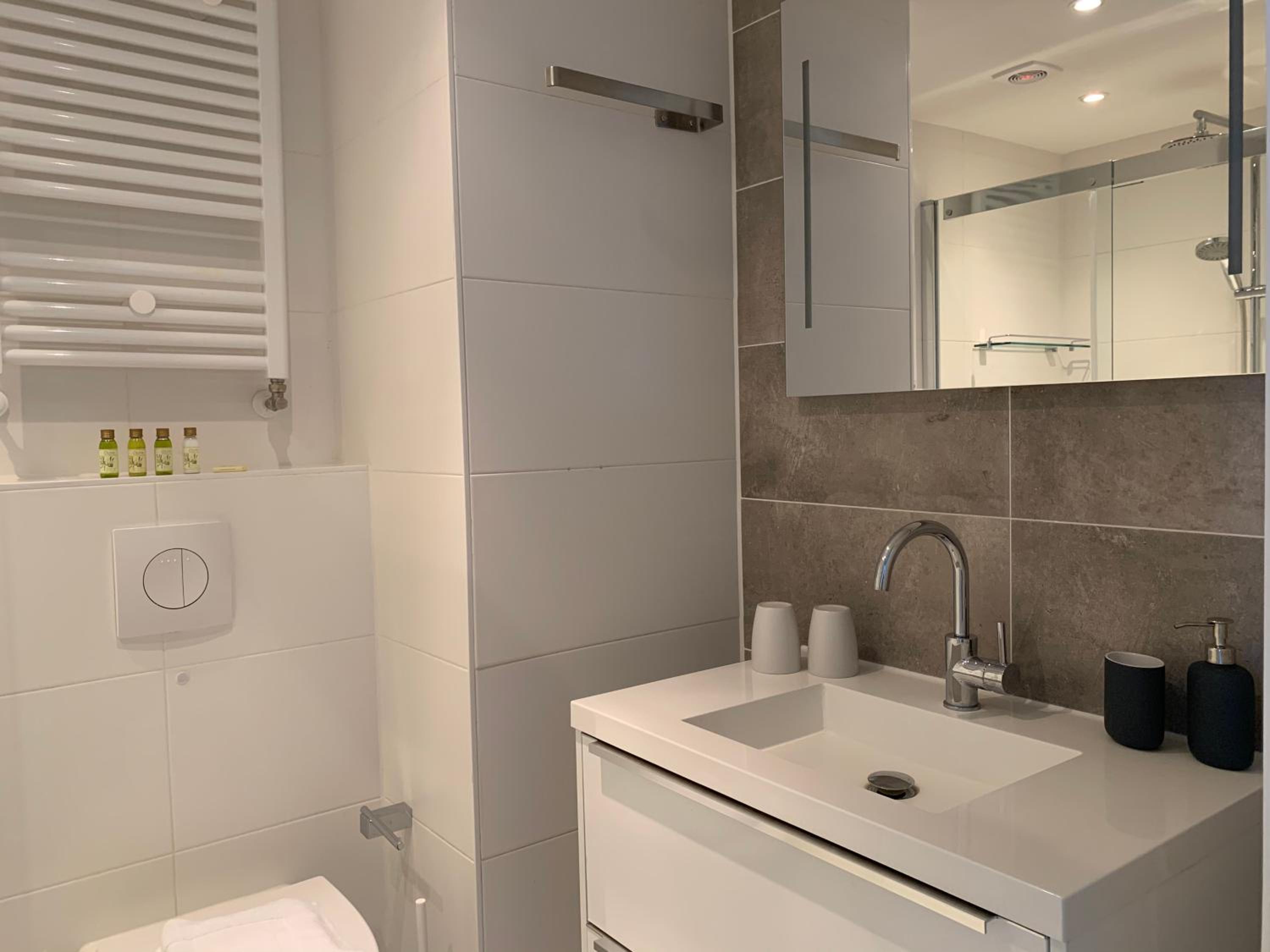 Two-Bedroom Apartment - Photo 6